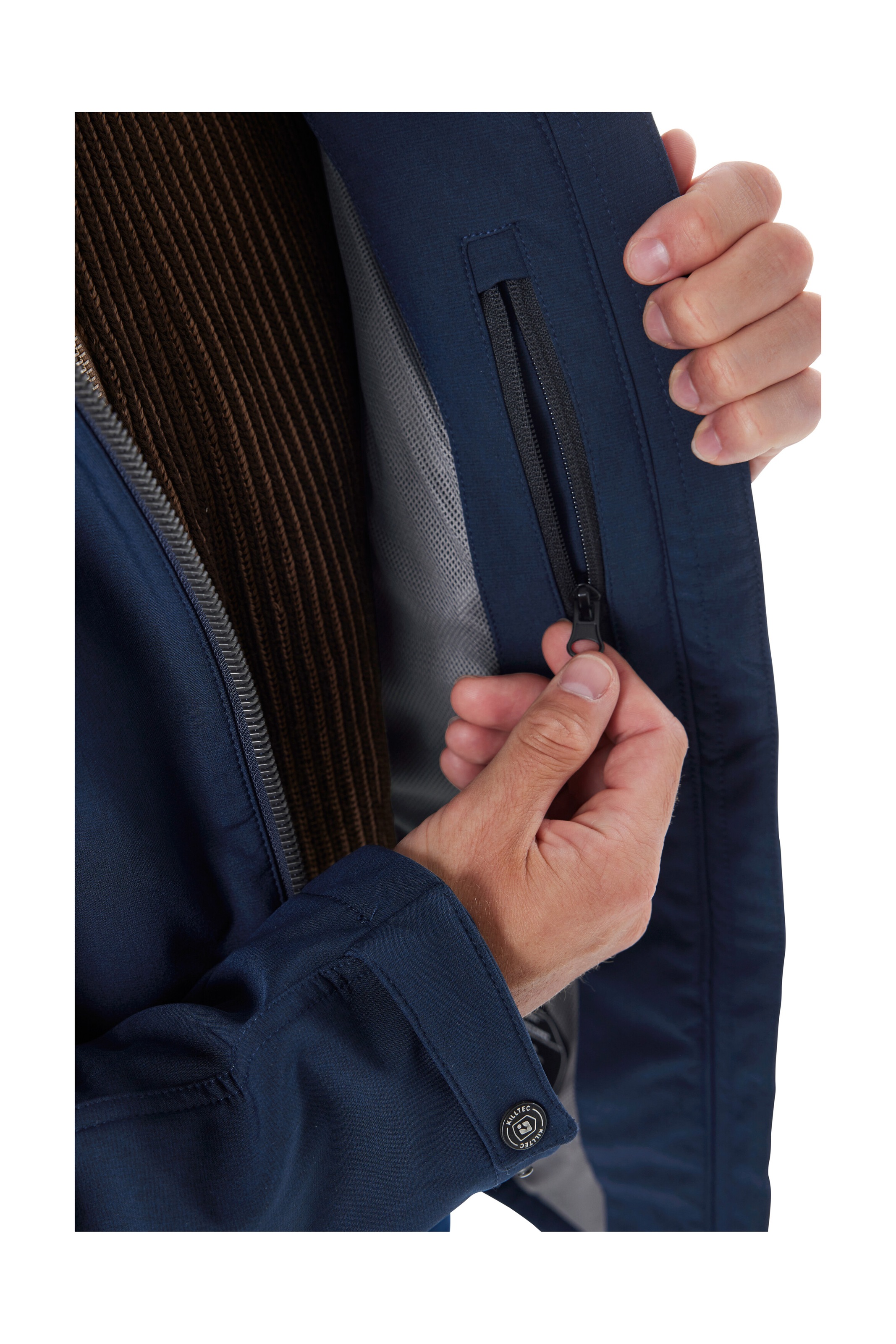 Killtec Softshelljacke »Herren Softshelljacke« Wasserabweisende Softshelljacke mit Fleece, abnehmbarer Kapuze