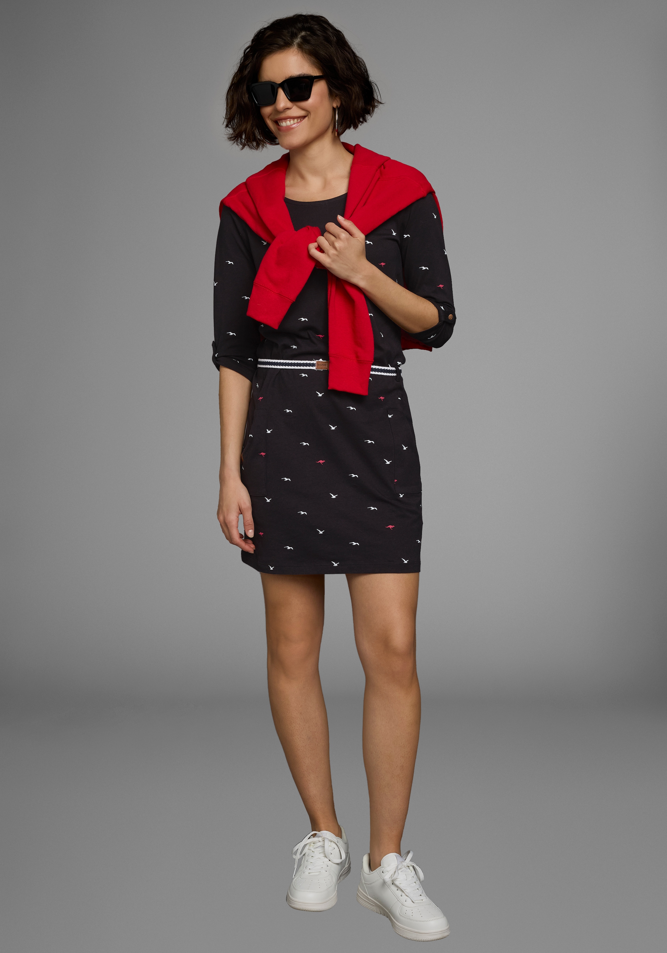 KangaROOS Jerseykleid, (Set, mit abnehmbarem Gürtel), figurbetonte Passform, aus Baumwollmischung