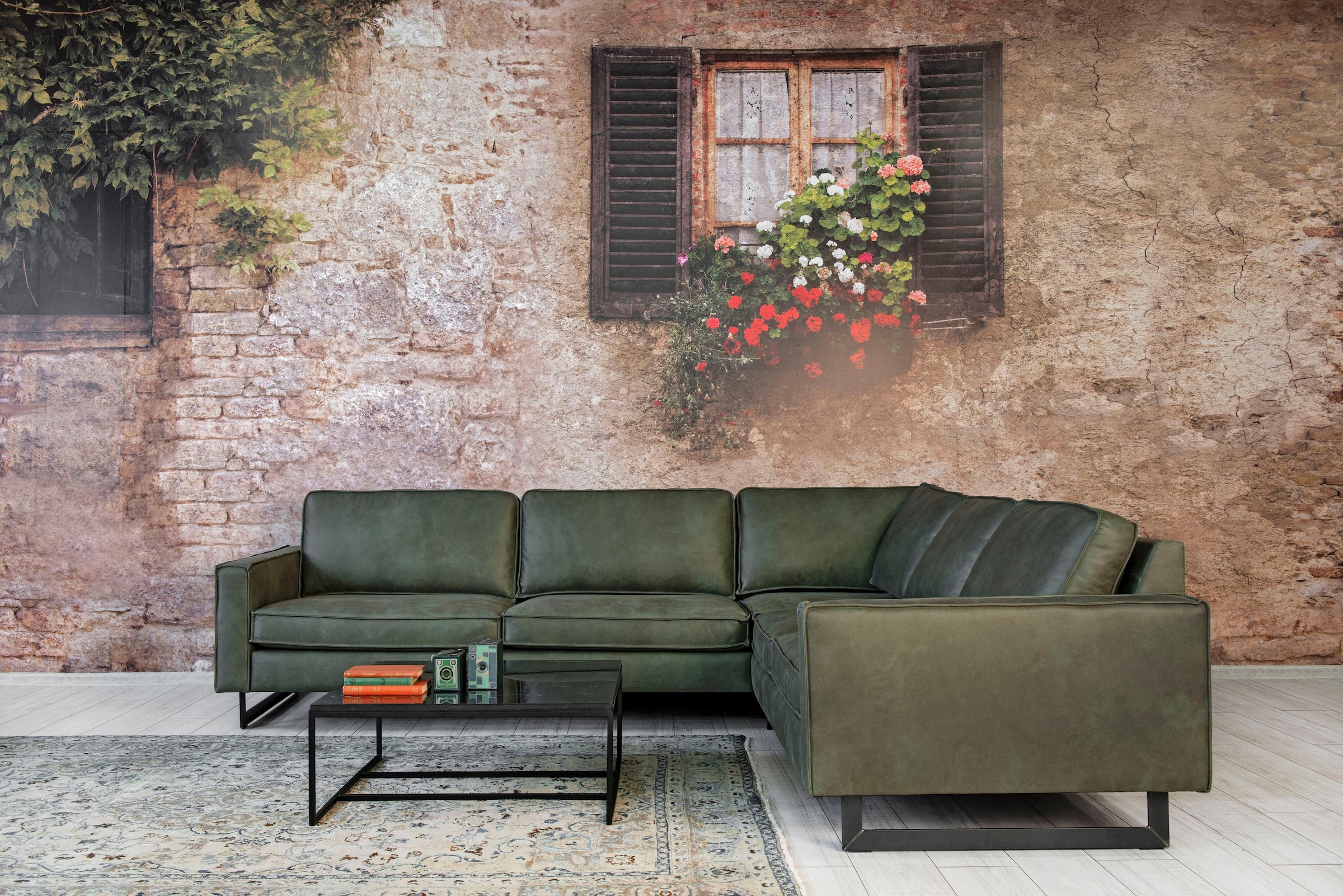Places of Style Ecksofa »Pinto, XXL, 250/290 cm, langer Schenkel, Ottomane«, Cord, Chenille, Lederoptik, mit Keder, Metallfüße, Wellenunterfederung