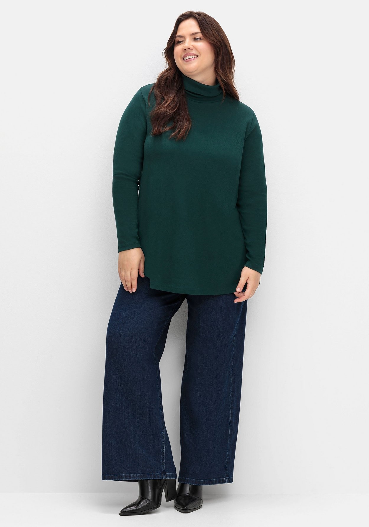 Sheego Langarmshirt »Langarmshirt mit Rollkragen, in A-Linie«, mit Rollkragen, in A-Linie