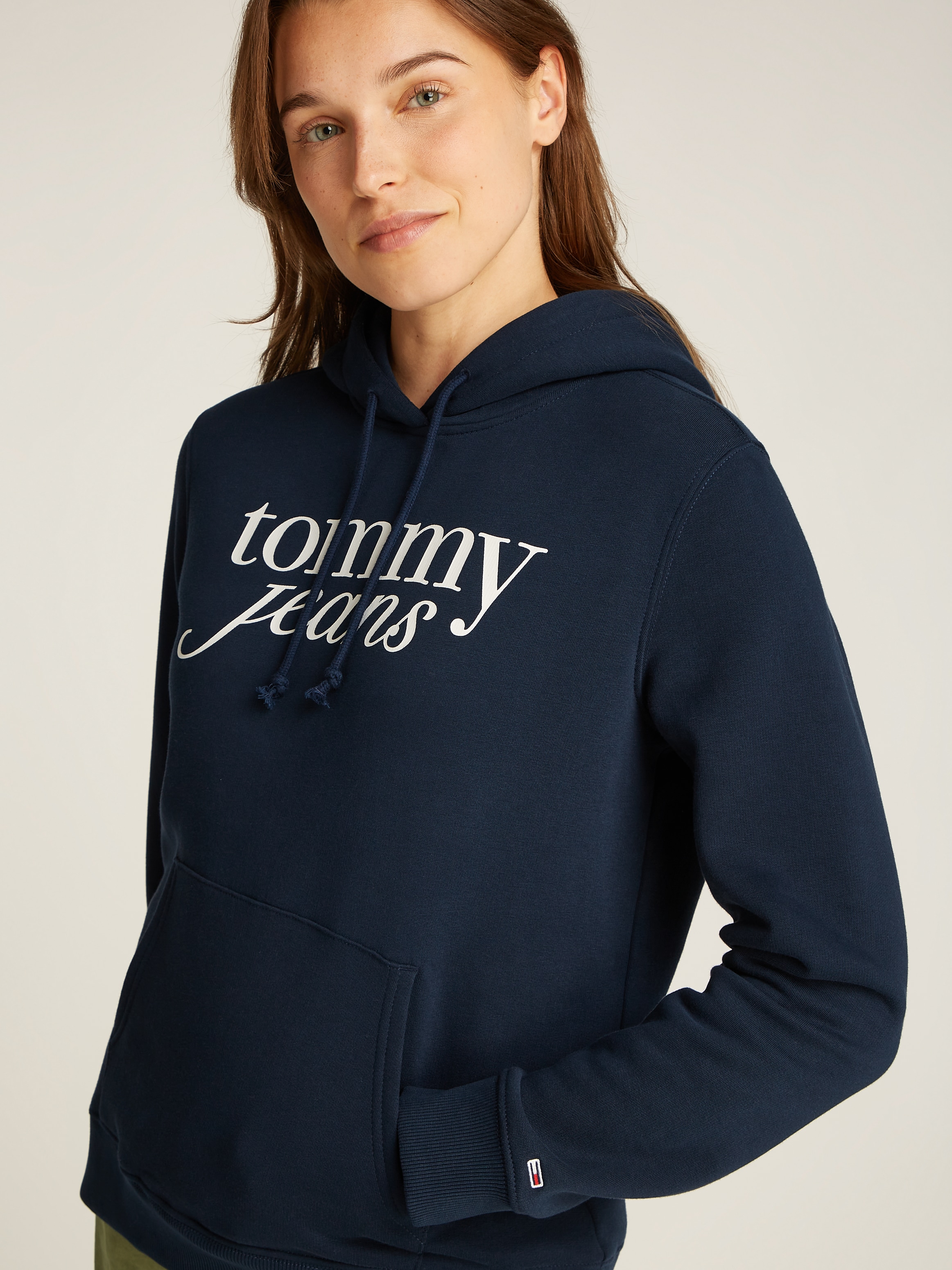 Tommy Jeans Hoodie »TJW REG ESS LOGO HOODIE EXT«, mit Logodruck, Stickerei