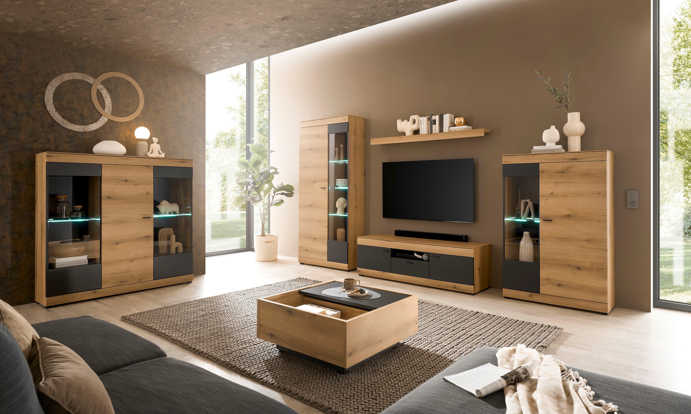 Home affaire Lowboard »Soleto, moderner TV-Schrank, Kommode, TV-Unterschrank« zeitlos, schwarze Griffe aus Metall, ausreichend Stauraum