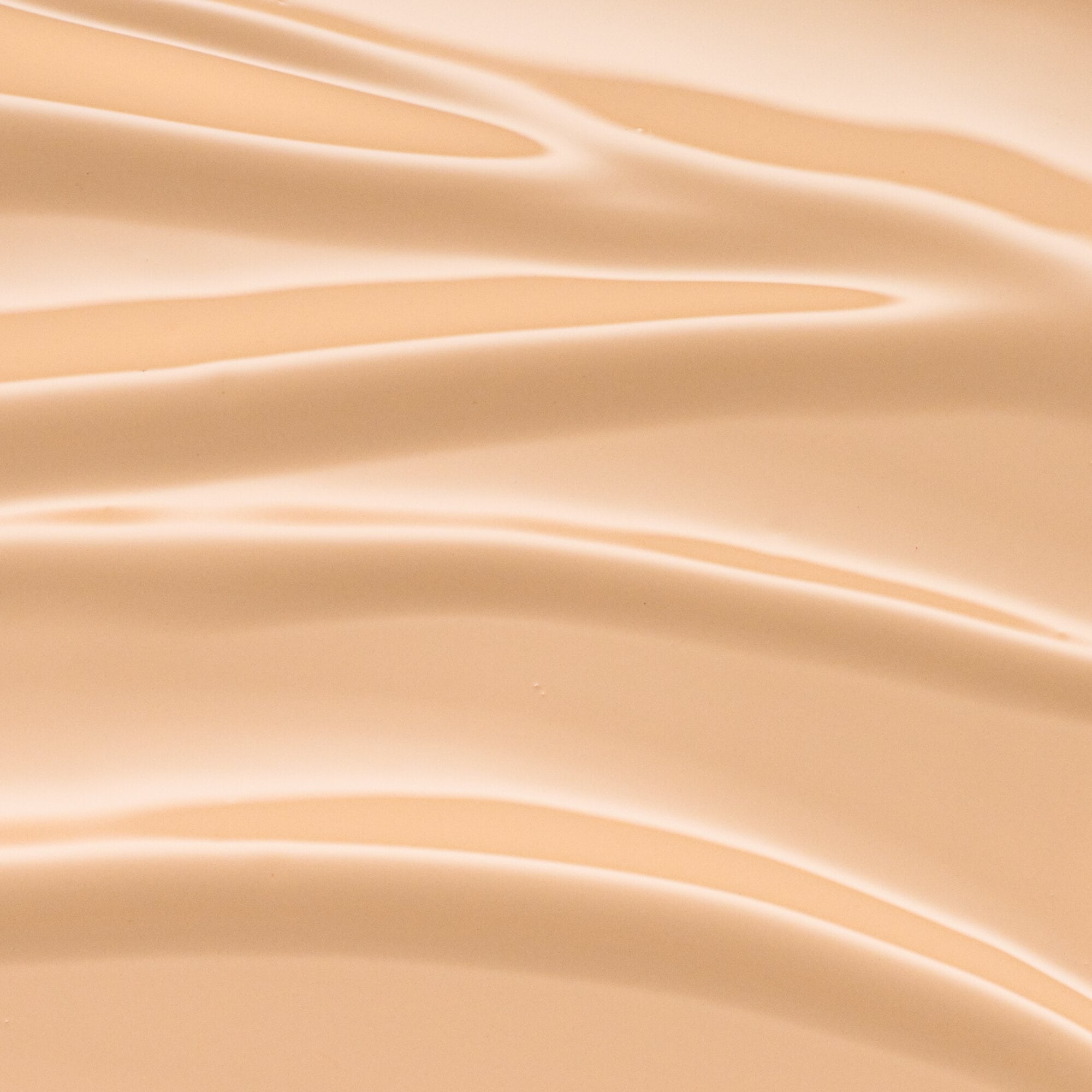 Essence Foundation »BRIGHTEN UP! cushion foundation« Flüssige Textur, aufbaubare Deckkraft, wasserfest, aufhellend