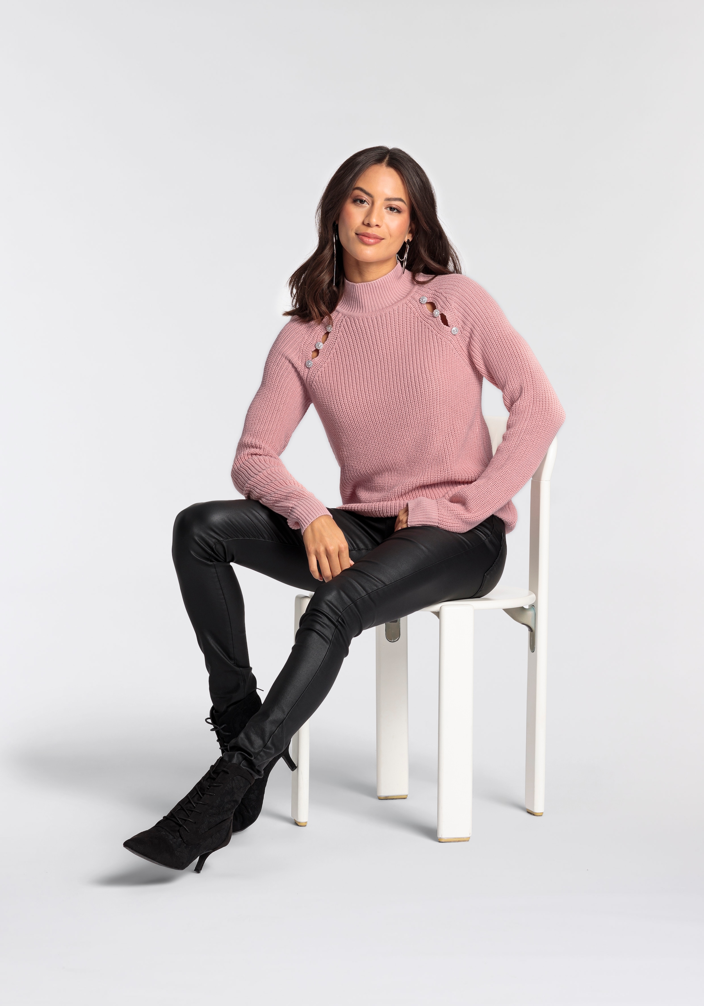 Melrose Stehkragenpullover, mit Cut-Outs und Knopfdetails