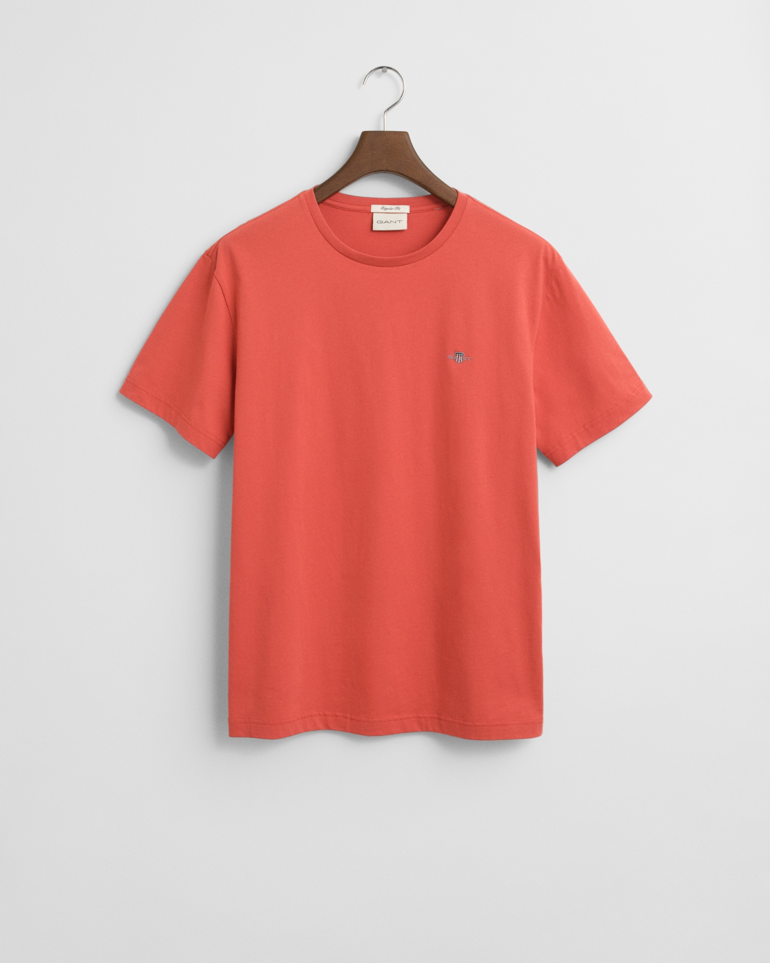 Gant T-Shirt »REG SHIELD SS T-SHIRT«, mit Logostickerei auf der Brust