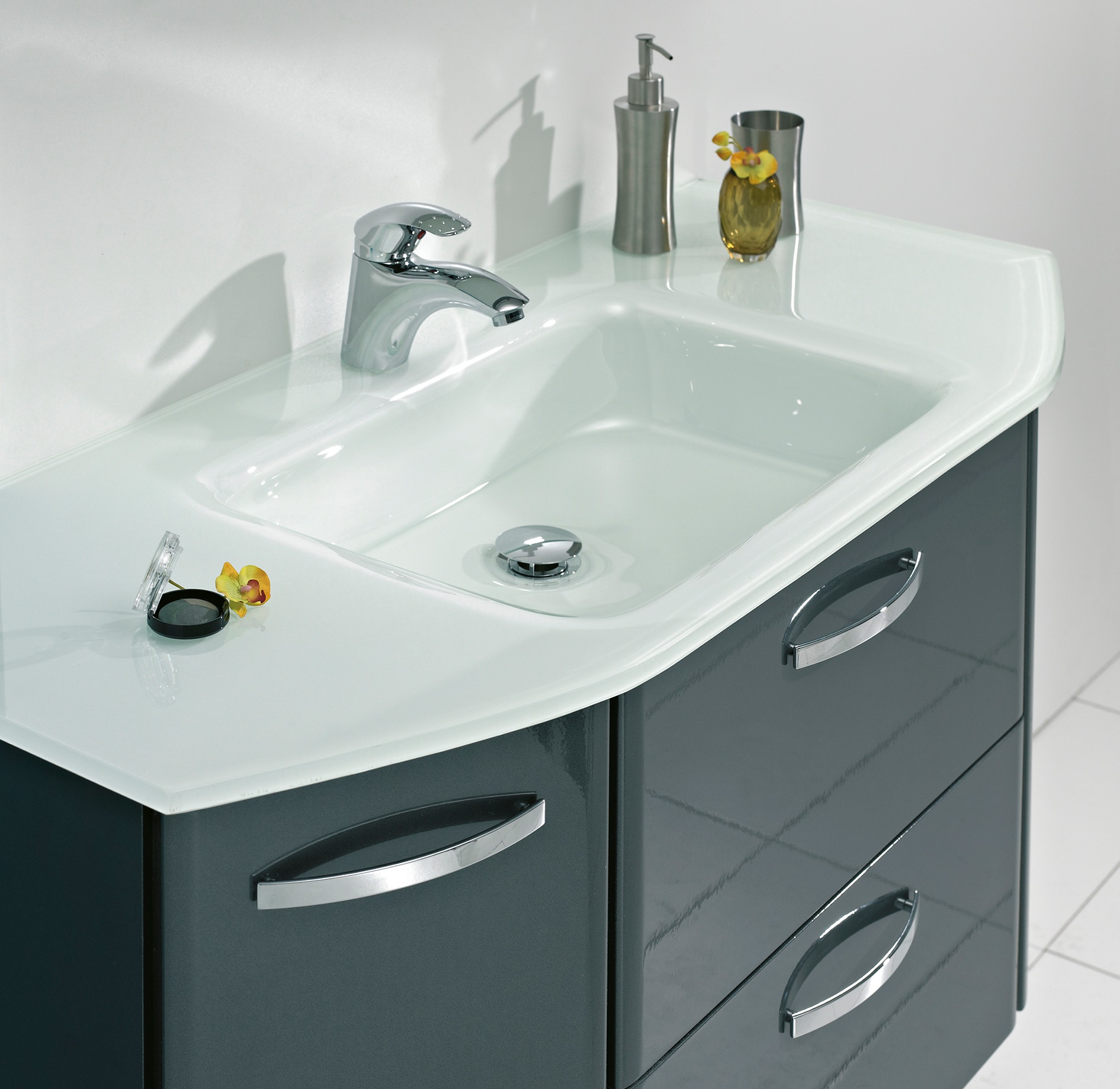 Saphir Badmöbel-Set »Quickset 327 2-teilig, Waschplatz und LED-Spiegelschrank«, (Set, 2 St.), Anthrazit Hochglanz, inkl. Türdämpfer, 5 Türen, 1 Klappe, 1 Schublade