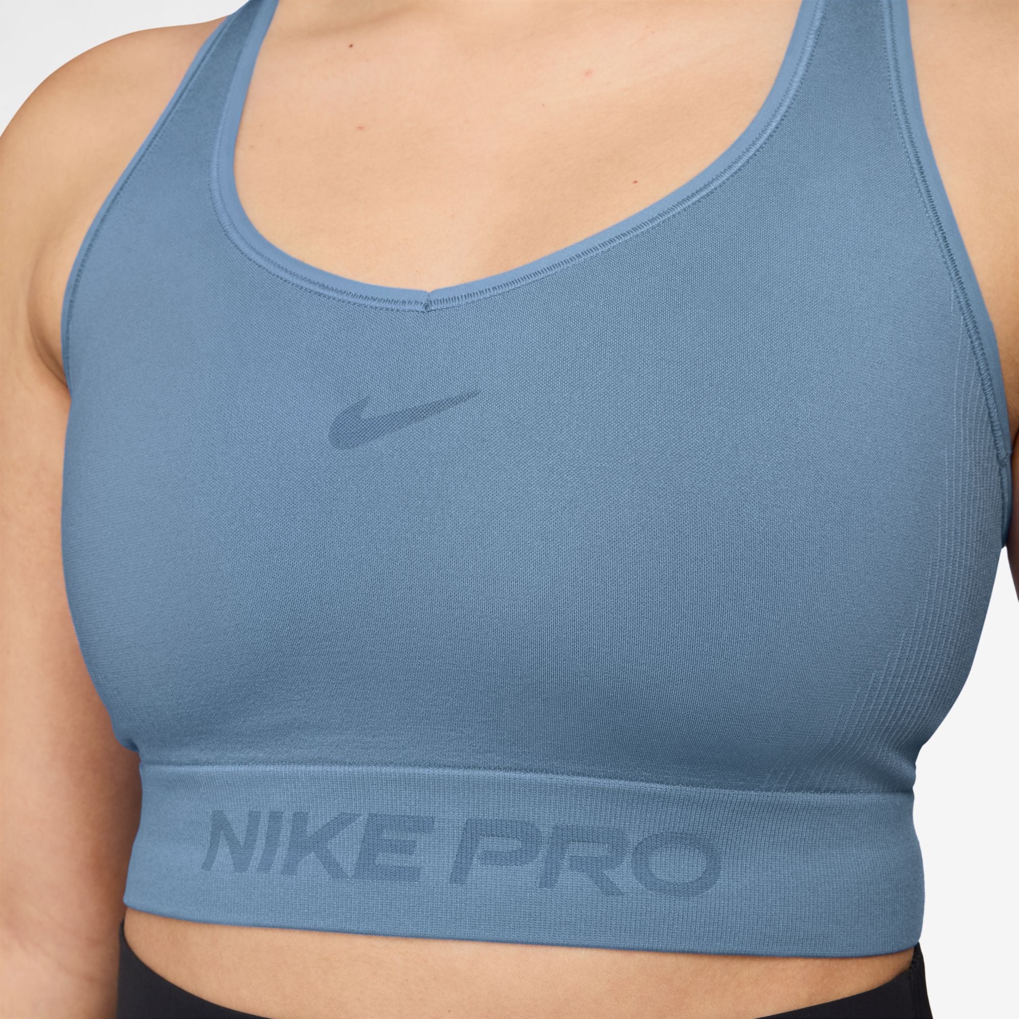Nike Tanktop »Nike Pro Seamless Women's Dri-FIT Cropped Tank Top« nahtloser Look, leichtes, weiches Material, besonders dehnbares Gewebe