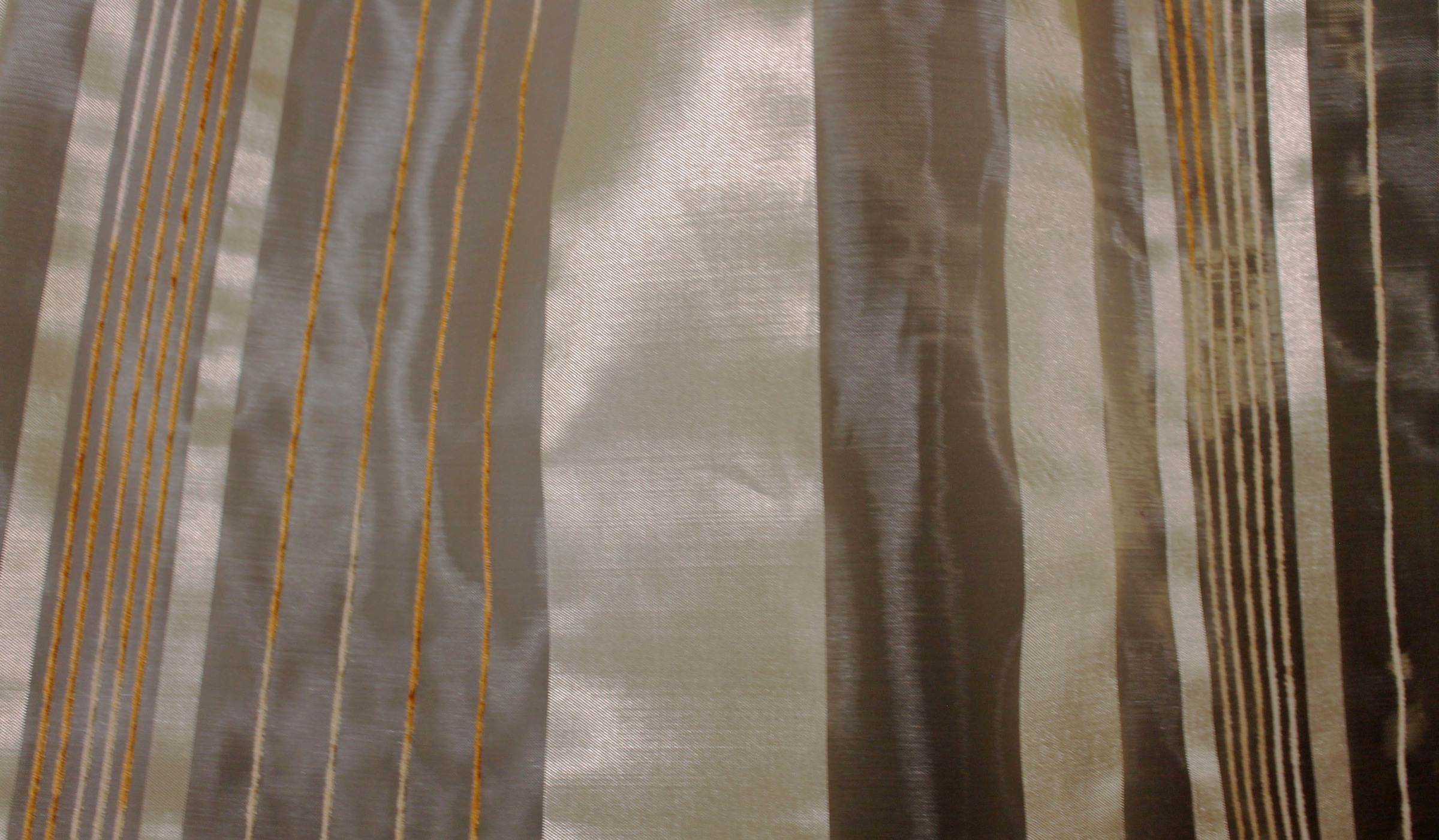 HOSSNER - ART OF HOME DECO Gardine »Walensee«, (1 St.), Schlaufenschal im zeitlosen Design