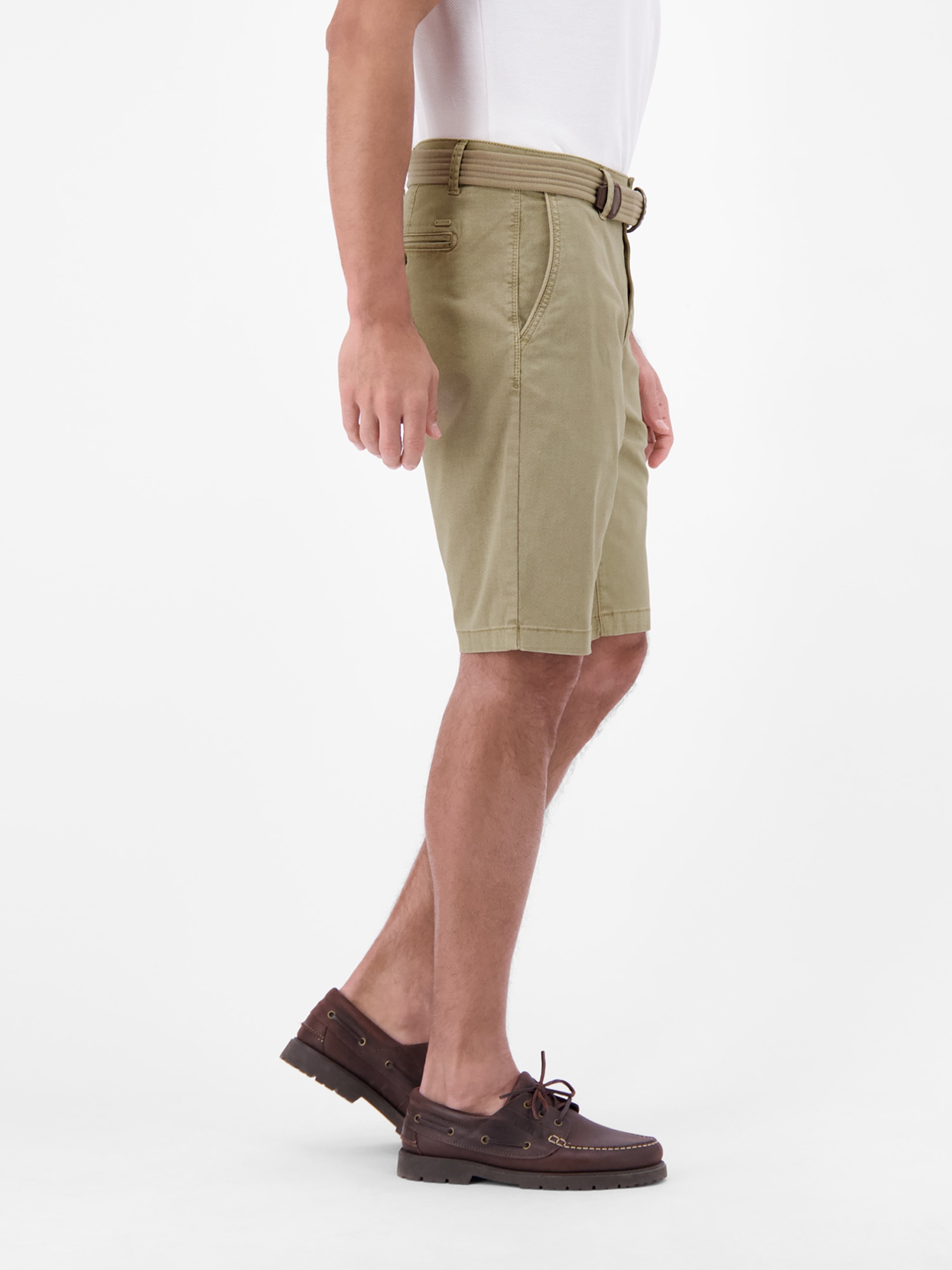 LERROS Chinoshorts »Bequeme Chino-Bermuda mit Gürtel und Minimalprint«  Leichte Sommershorts aus 98% Baumwolle und 2% Elasthan, mit 4 Taschen