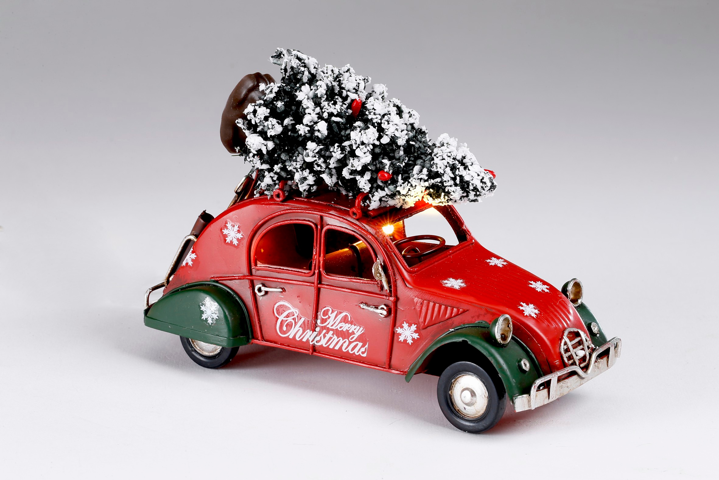 CHRISTMAS GOODS by Inge LED Dekoobjekt »Weihnachtsauto mit Baum«, Höhe ca.  11 cm, Weihnachtsdeko kaufen bei OTTO