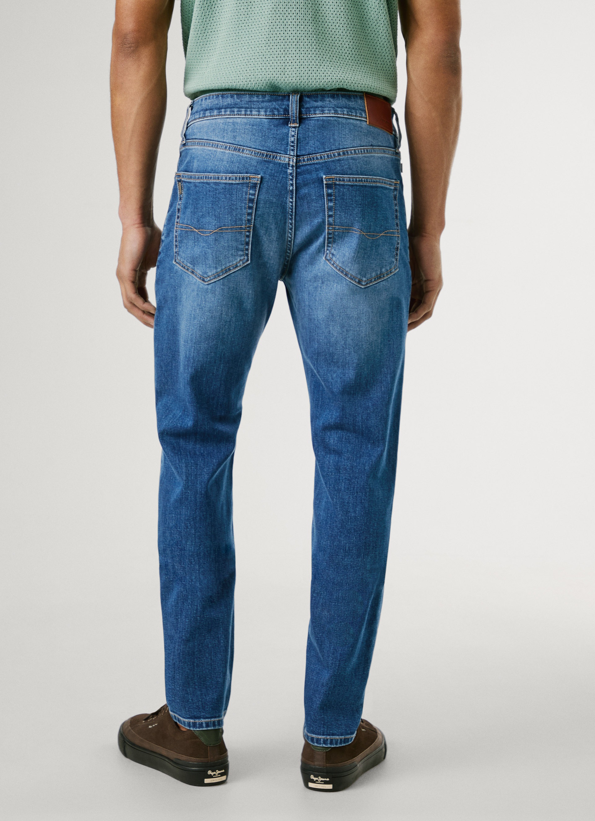 Pepe Jeans Tapered-fit-Jeans »TAPERED JEANS STANLEY«, Ziernähte an den Gesäßtaschen