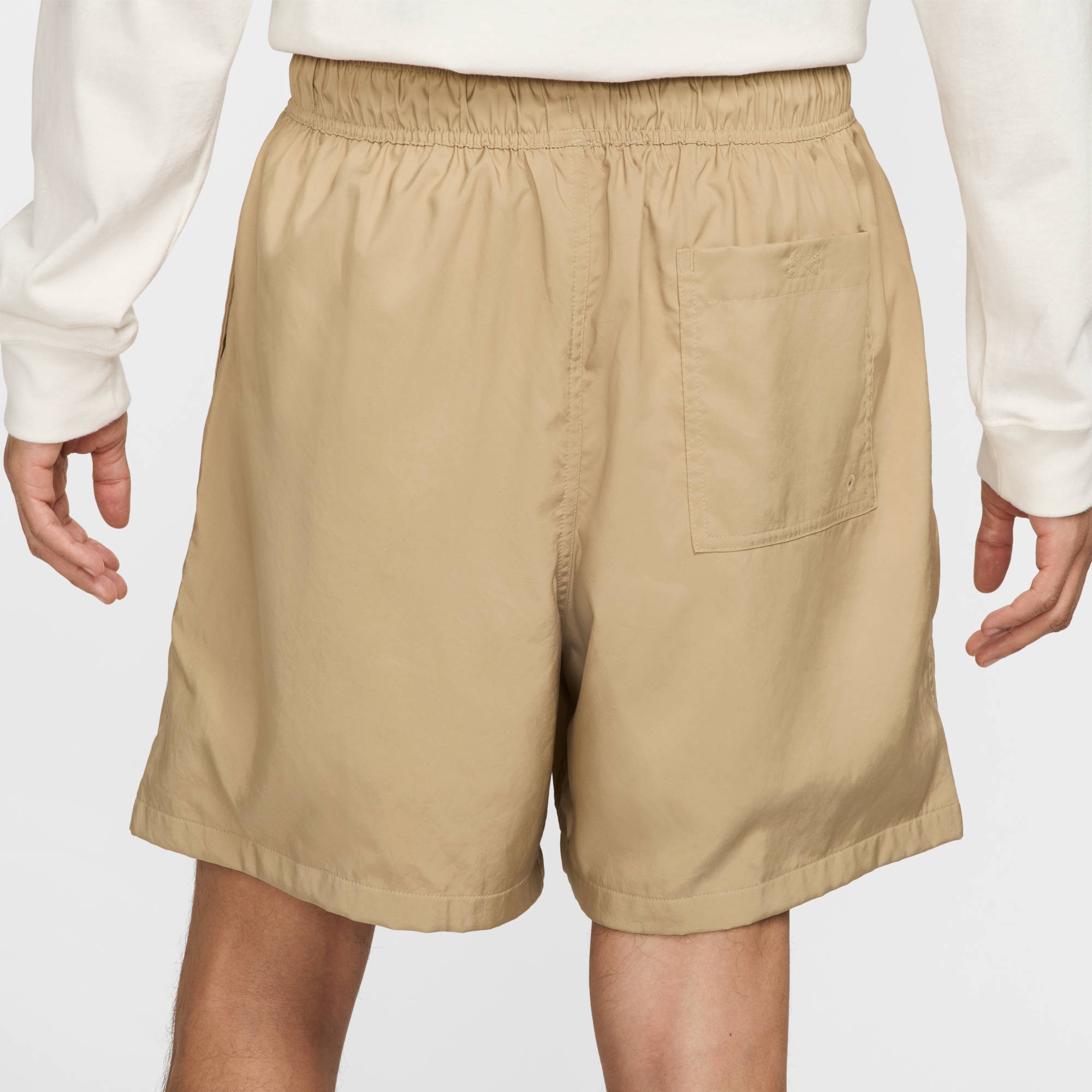 Nike Sportswear Shorts »Nike Club Men's Woven Flow Shorts«  mit Eingrifftaschen und Gesäßtasche, schnell trocknend, pflegeleicht