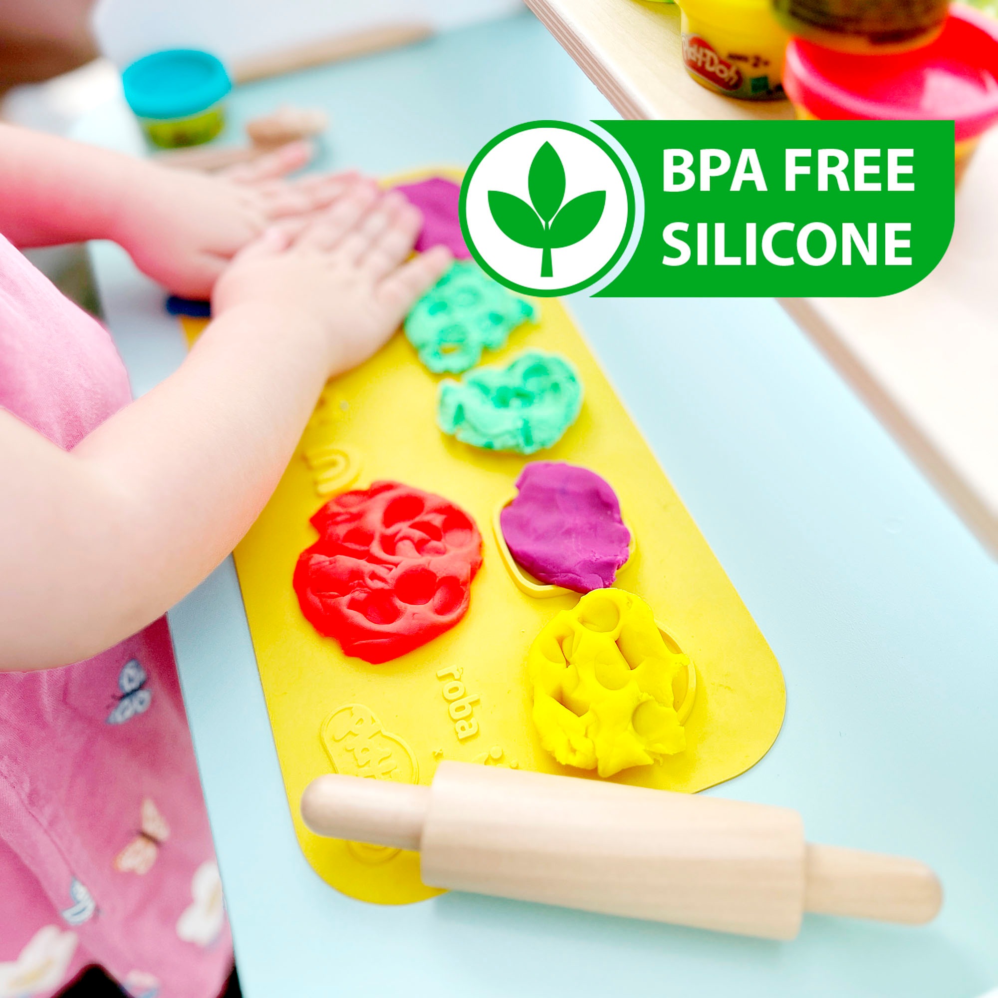 roba® Kindersitzgruppe »Play-Doh Schulpult«, (Set), inkl. 3D-Kreativmatte, 6 Knetdosen, Schürze