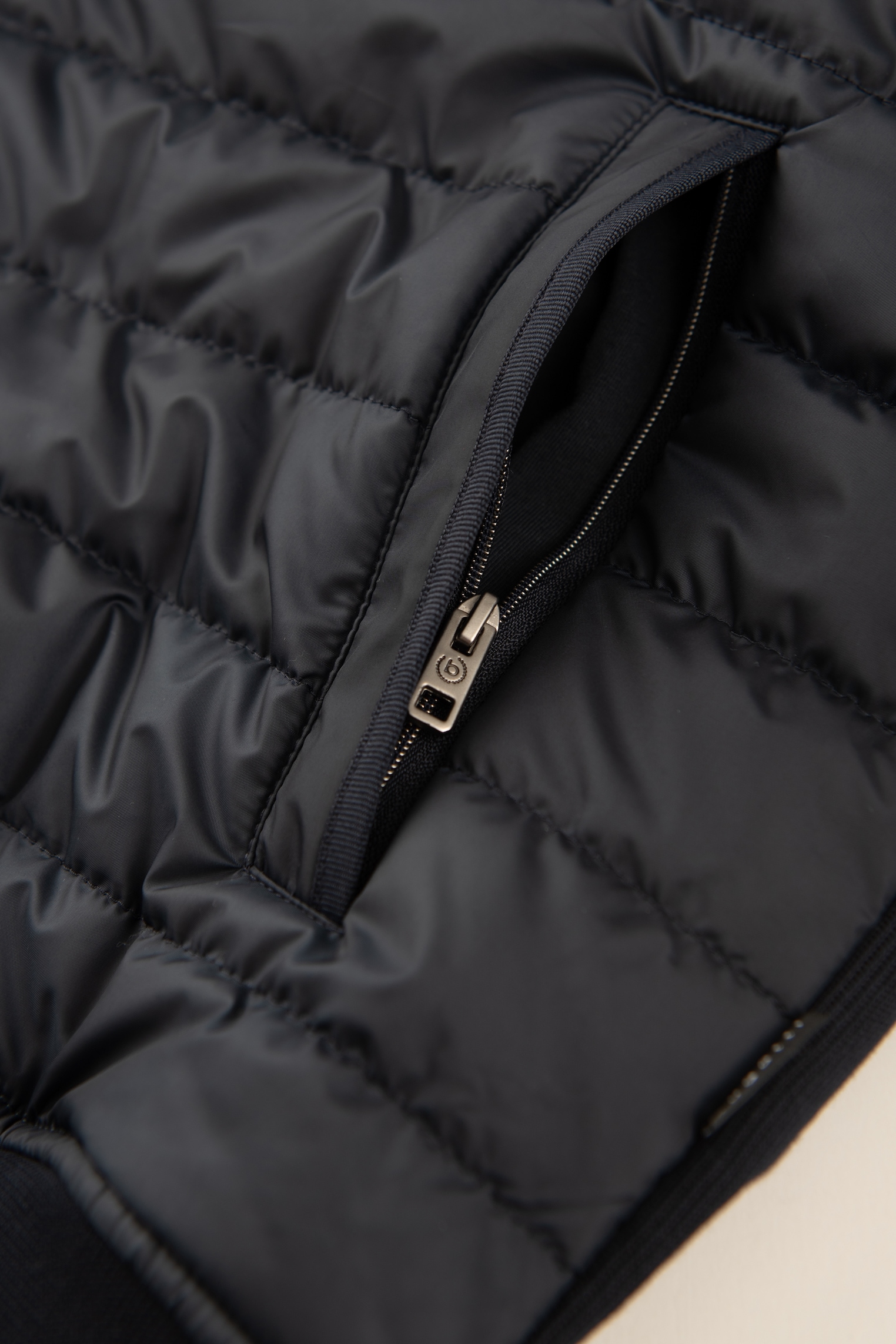 bugatti Sweatjacke, mit abnehmbarer Kapuze