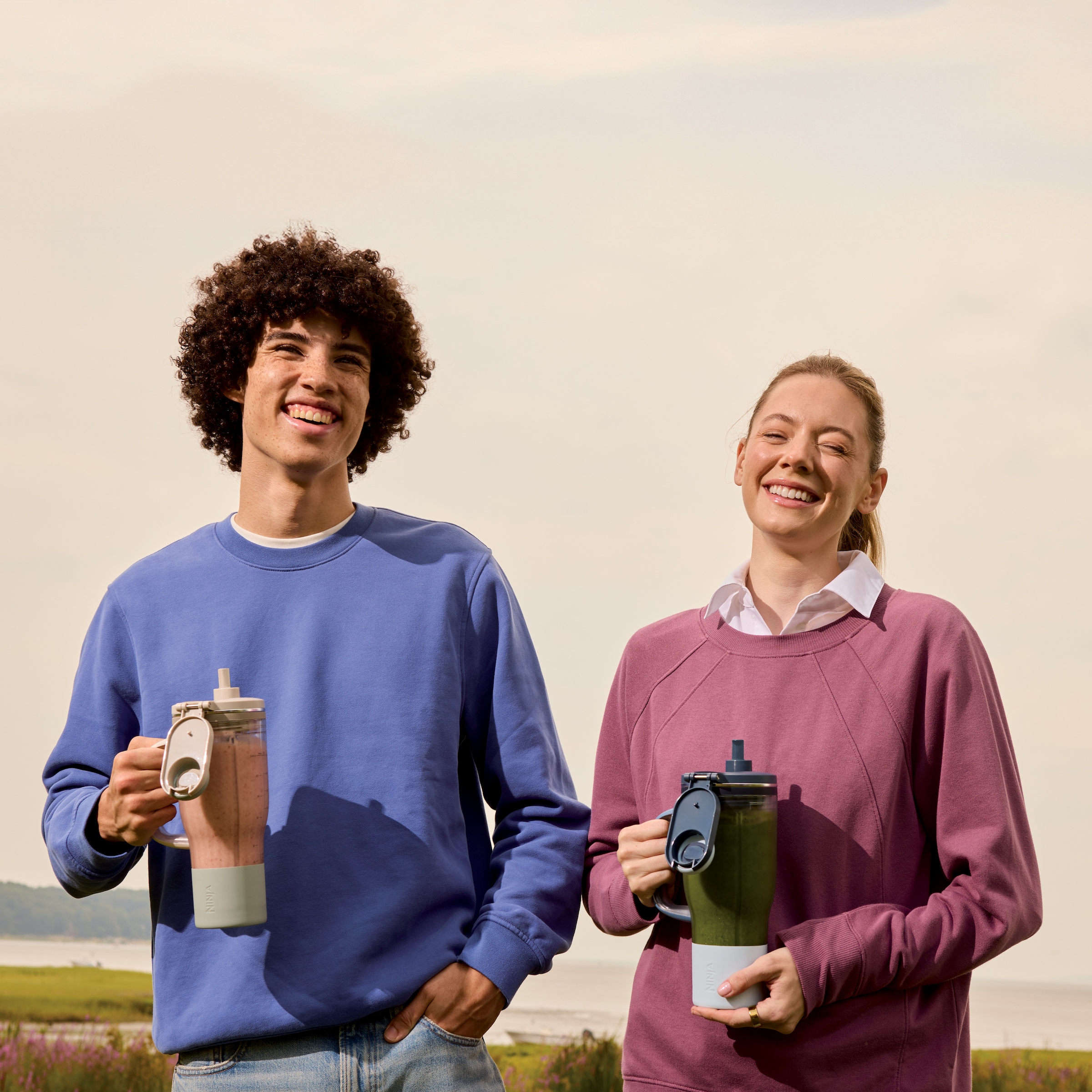 NINJA Zerkleinerer »BlendBoss To-Go-Becher-Mixer - stone/mint DB351EUST« 1100 W Auto-iQ-Technologie, Zerkleinert alles eiskalt-  sogar  tiefgefrorenes