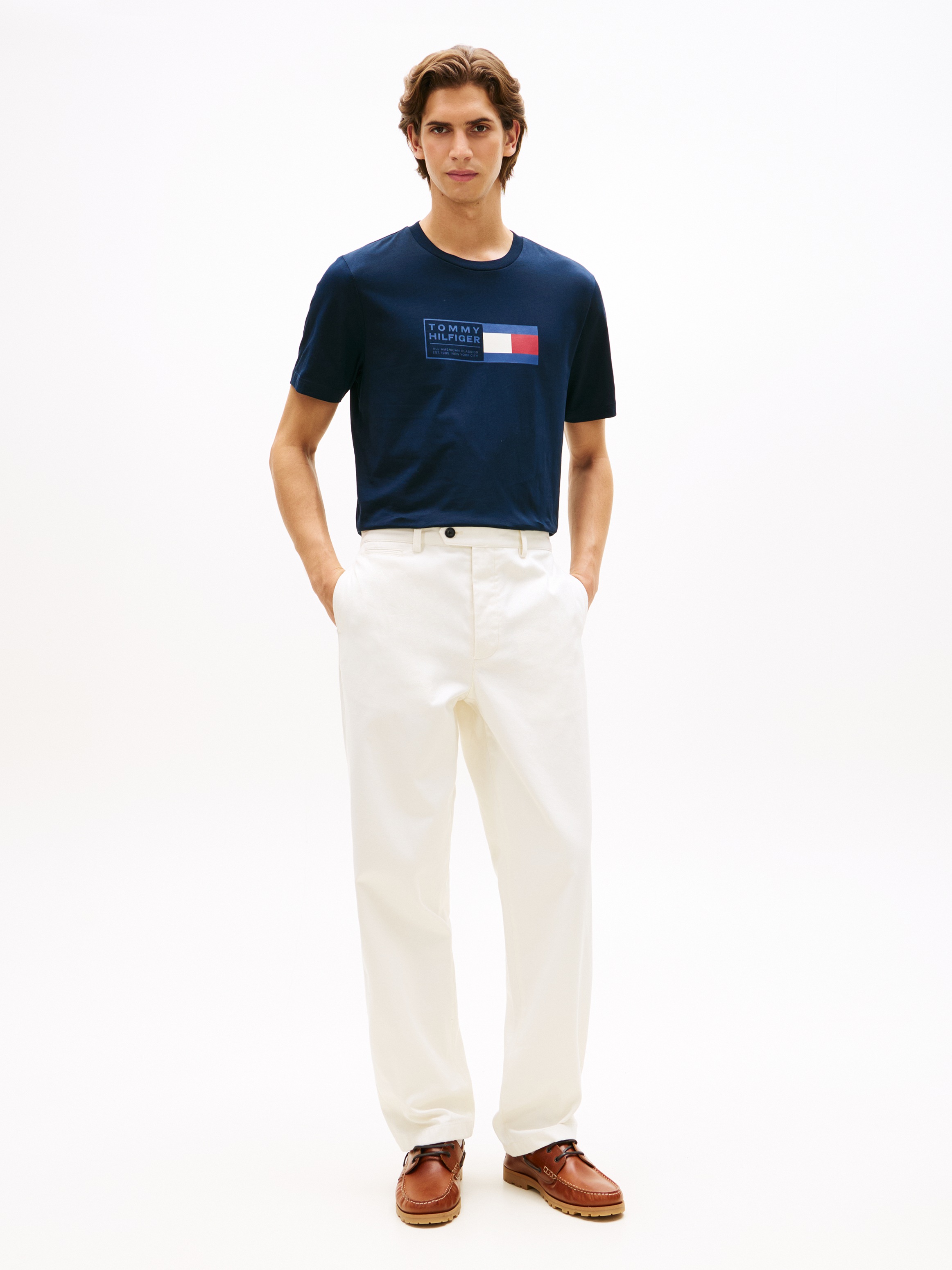 Tommy Hilfiger T-Shirt »BRAND LOVE TEXT BOX« regular fit, gerippter Rundhals