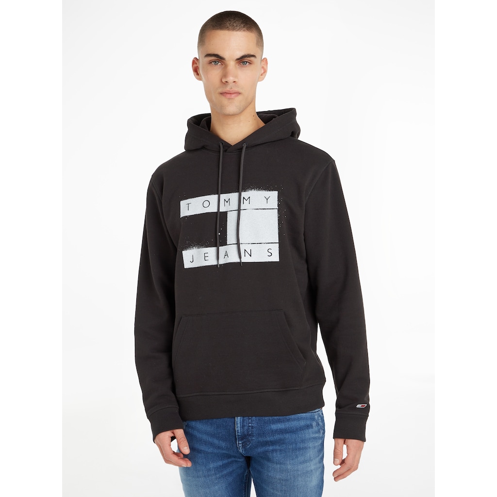 Tommy Jeans Kapuzensweatshirt »TJM REG FLAG SPRAY HOODIE«