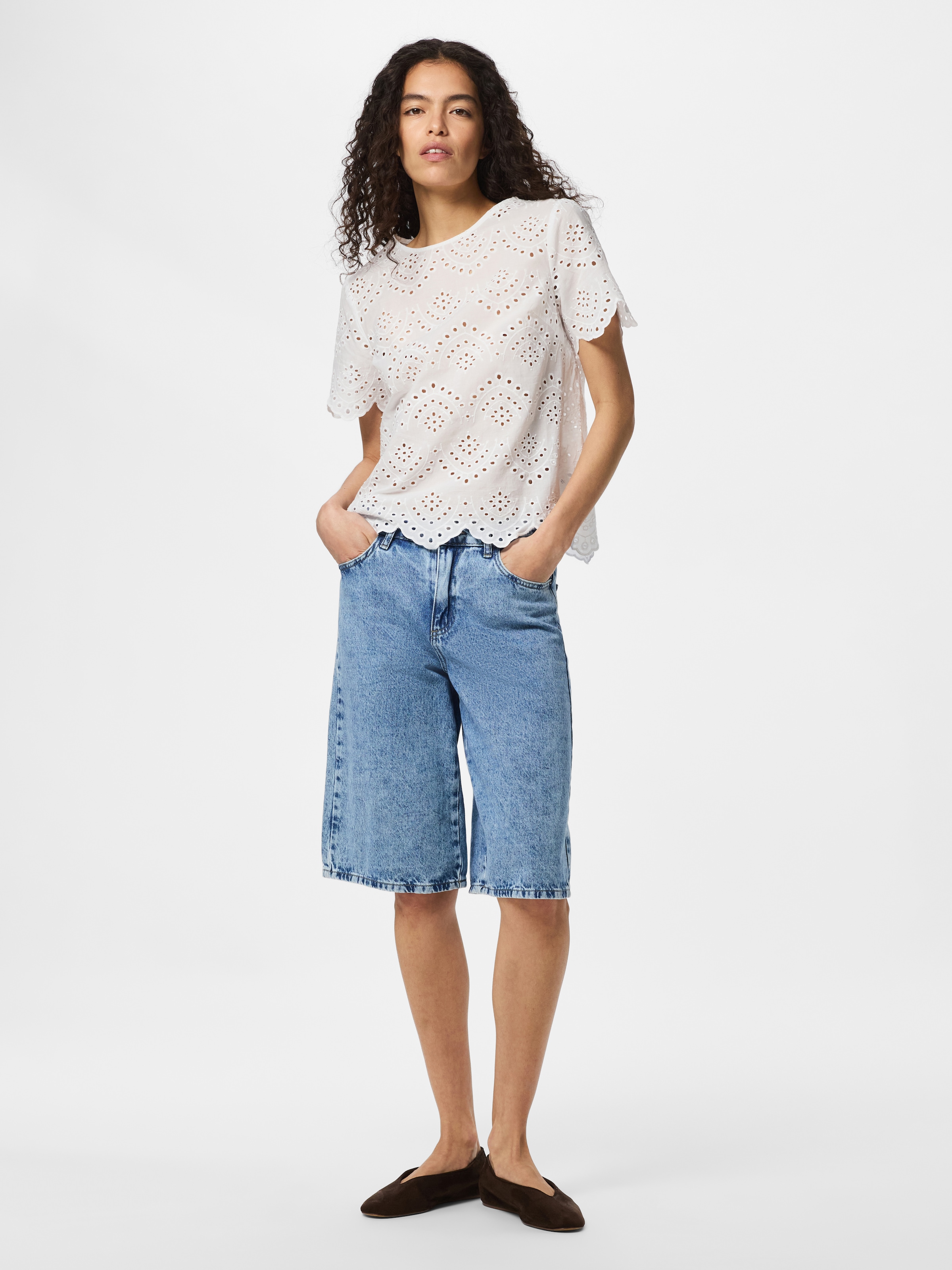 pieces Shirttop »PCVILDE SS TOP WVN NOOS« mit Allover-Lochstickerei