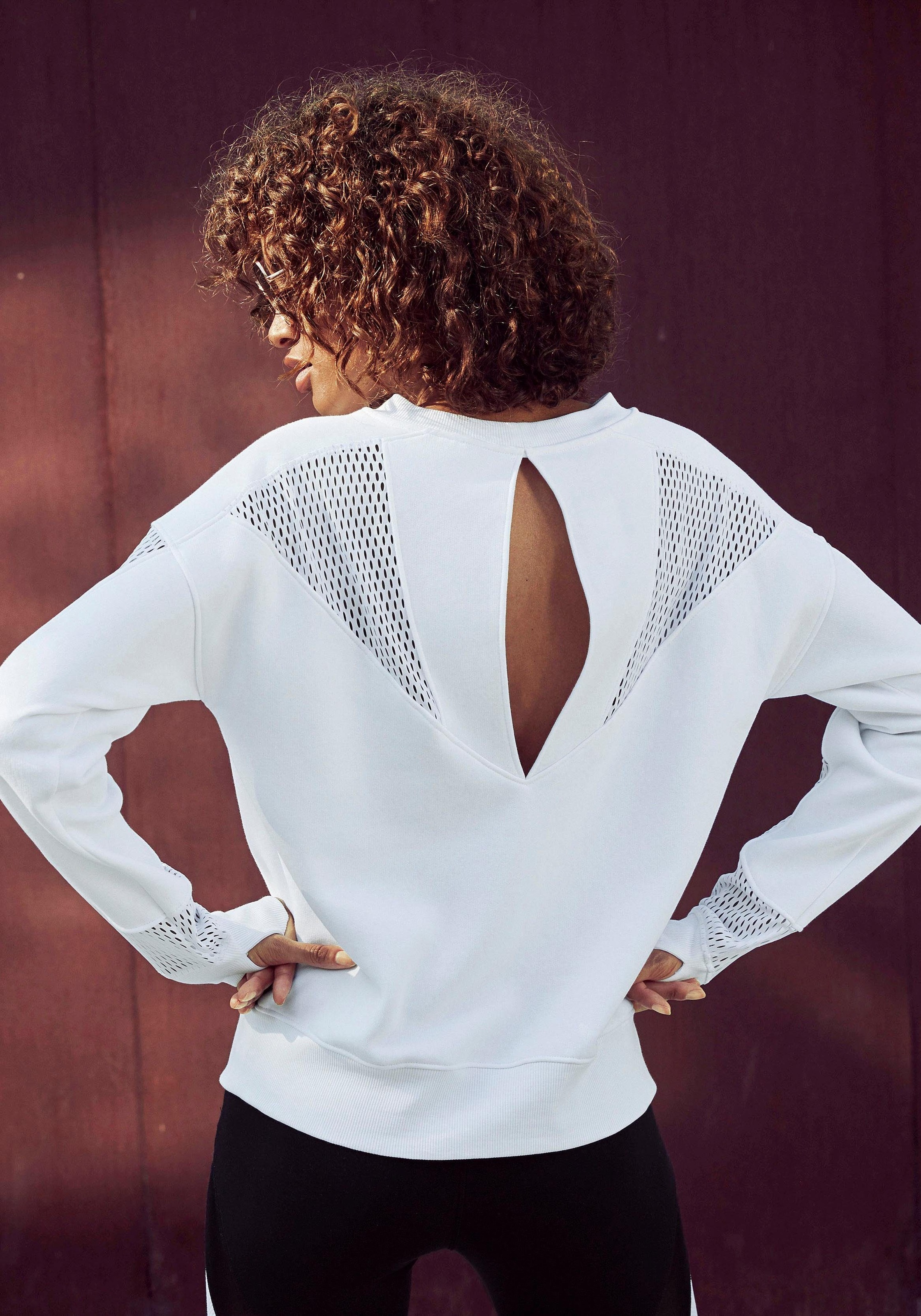 LASCANA ACTIVE Sweatshirt »Technical Red«, mit Mesh-Einsätzen und Cutout