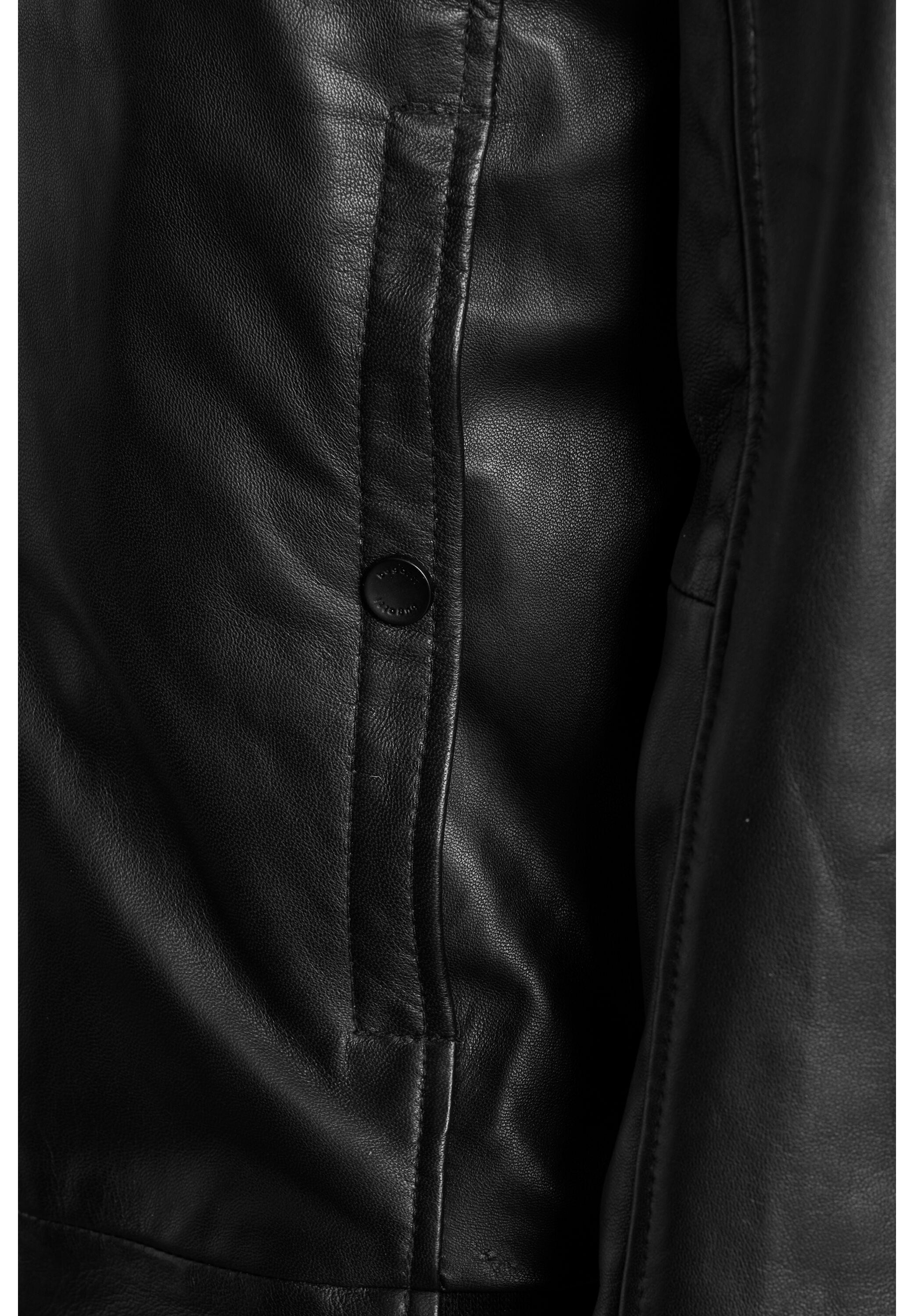 bugatti Lederjacke »BUVITO« mit Kapuze aus hochwertigem, robustem Echtleder, mit Kapuze