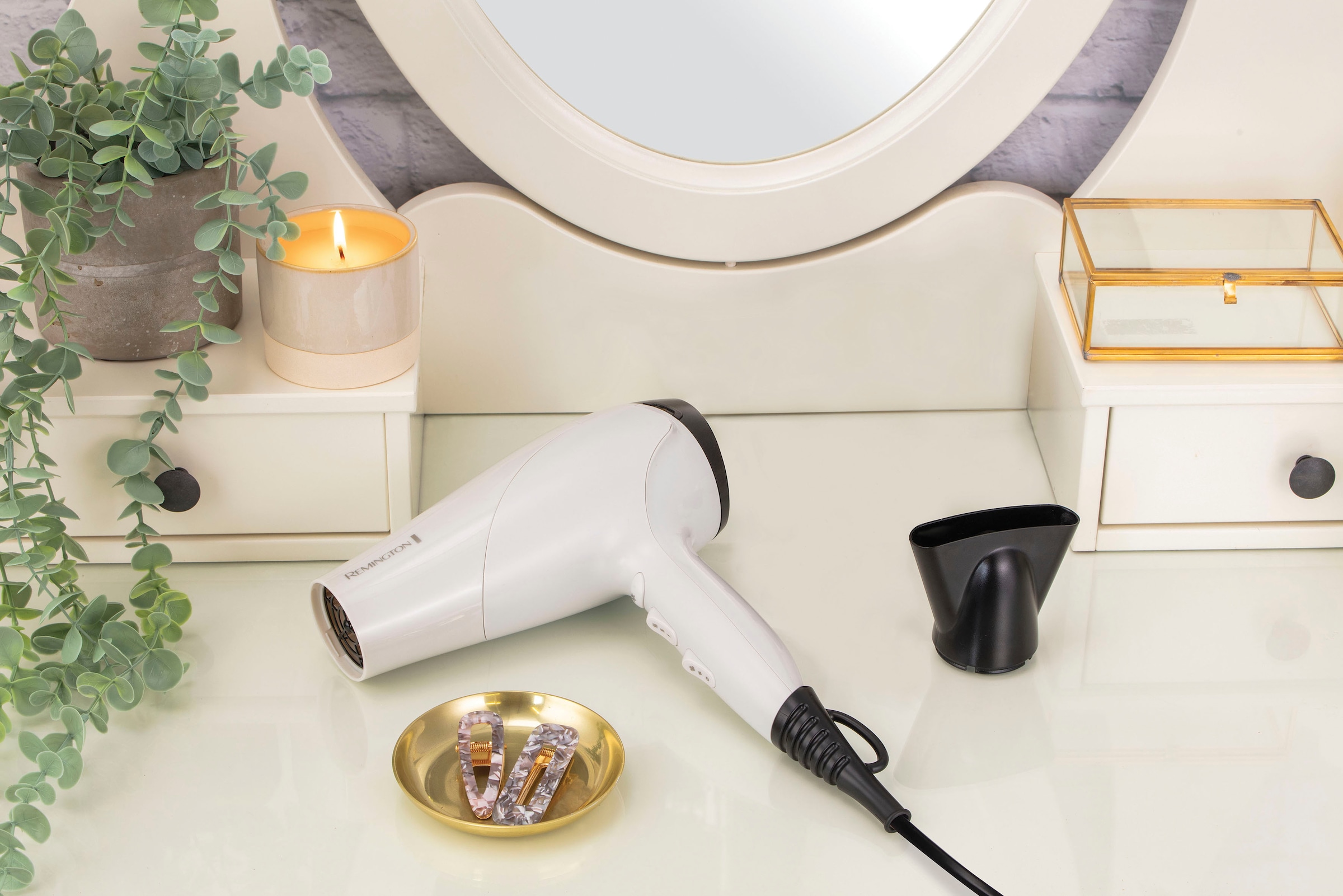 Remington Ionic-Haartrockner »Ionic Dry 2200 D3194«, 2200 W, 1 Aufsätze, für schnelles, effizientes Styling, Ionenpflege, Stylingdüse