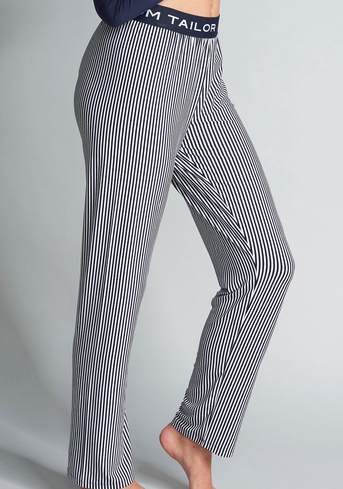 TOM TAILOR Loungehose »Florence«, Logobund, Streifendesign, locker, elastisch, atmungsaktiv, Viskosemix