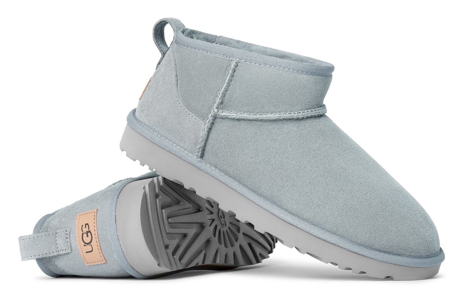 UGG Schlupfboots »Classic Ultra Mini«, Bequemschuh, Freizeitschuh mit Logopatch