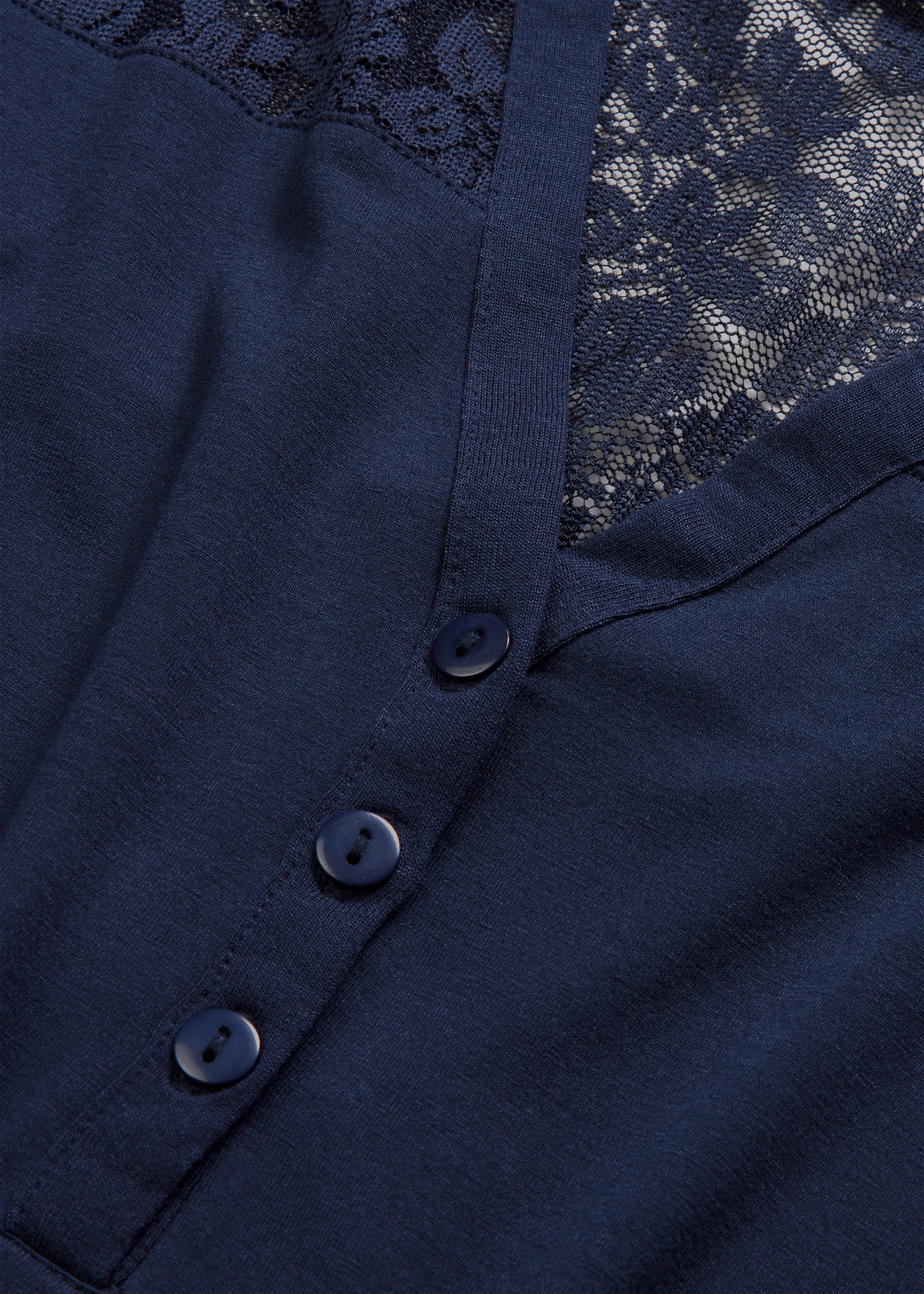 bonprix Henleyshirt »Henleyshirt aus Viskose-Mix« figurumschmeichelnde Passform, Kurzarm, aus Viskose-Mix mit Elasthan