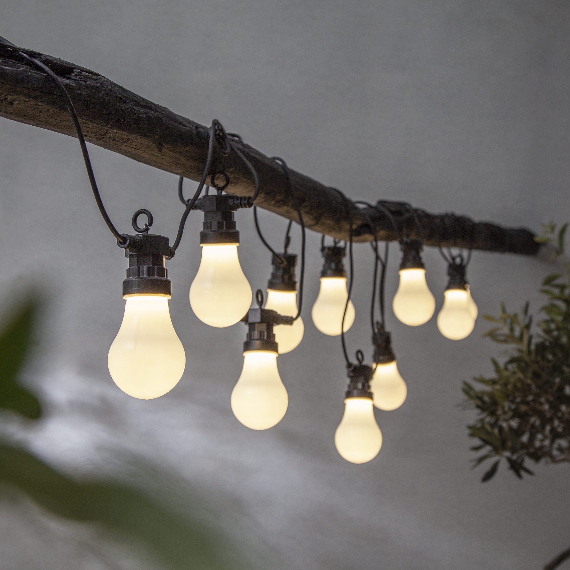 Parforce Traditional Hunting LED-Lichterkette »Circus« 10 Stk.-flammig Ø ca. 15 cm, ca. 4,05 m, mit Trafo, outdoor,
Vierfarb-Karton