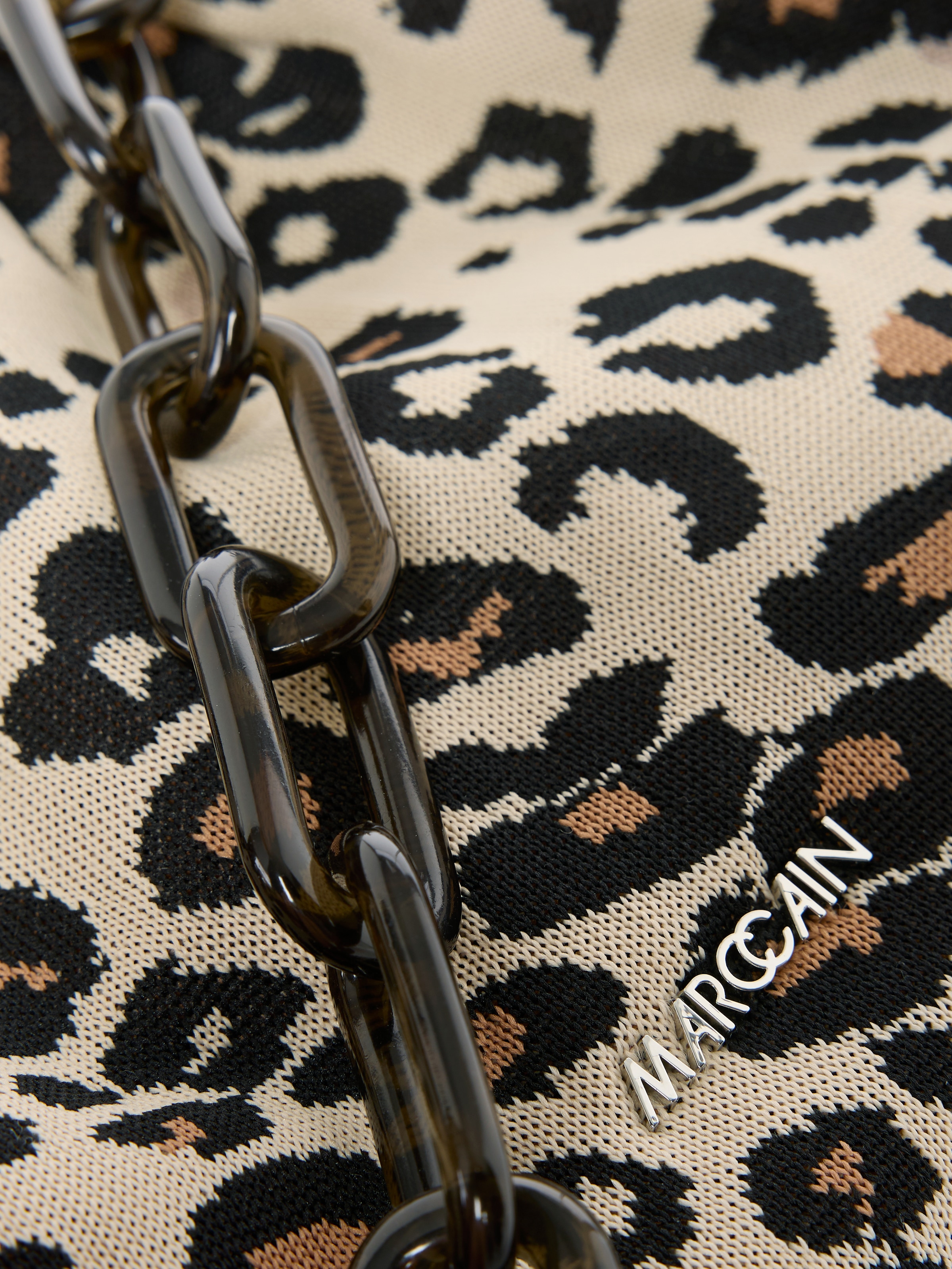 Marc Cain Clutch »Collections Feminine Rigour«, Handtasche, gestrickte Clutch mit Leo Muster und abnehmbarer Zierkette