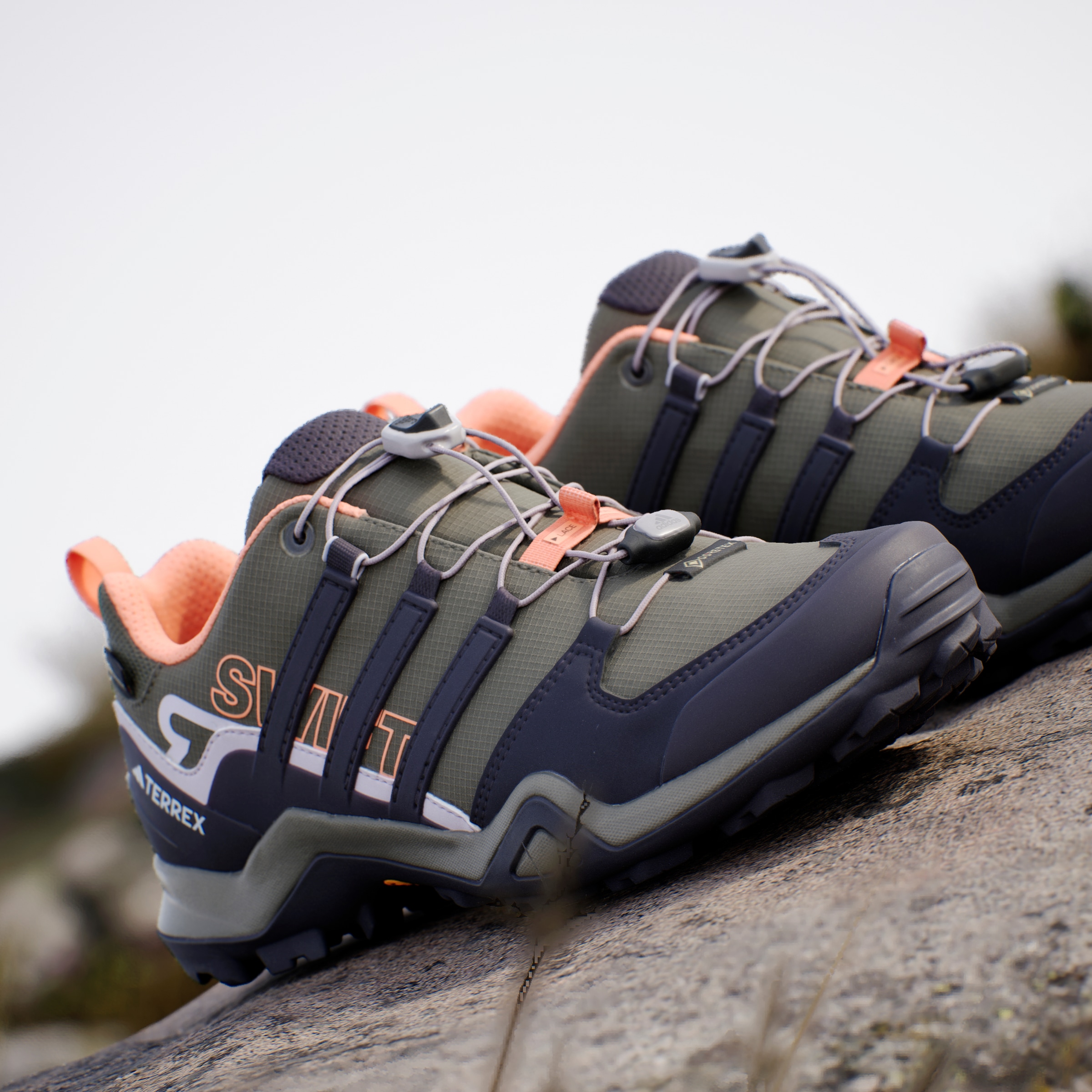 adidas TERREX Wanderschuh »TERREX SWIFT R2 GORE-TEX«, wasserdicht