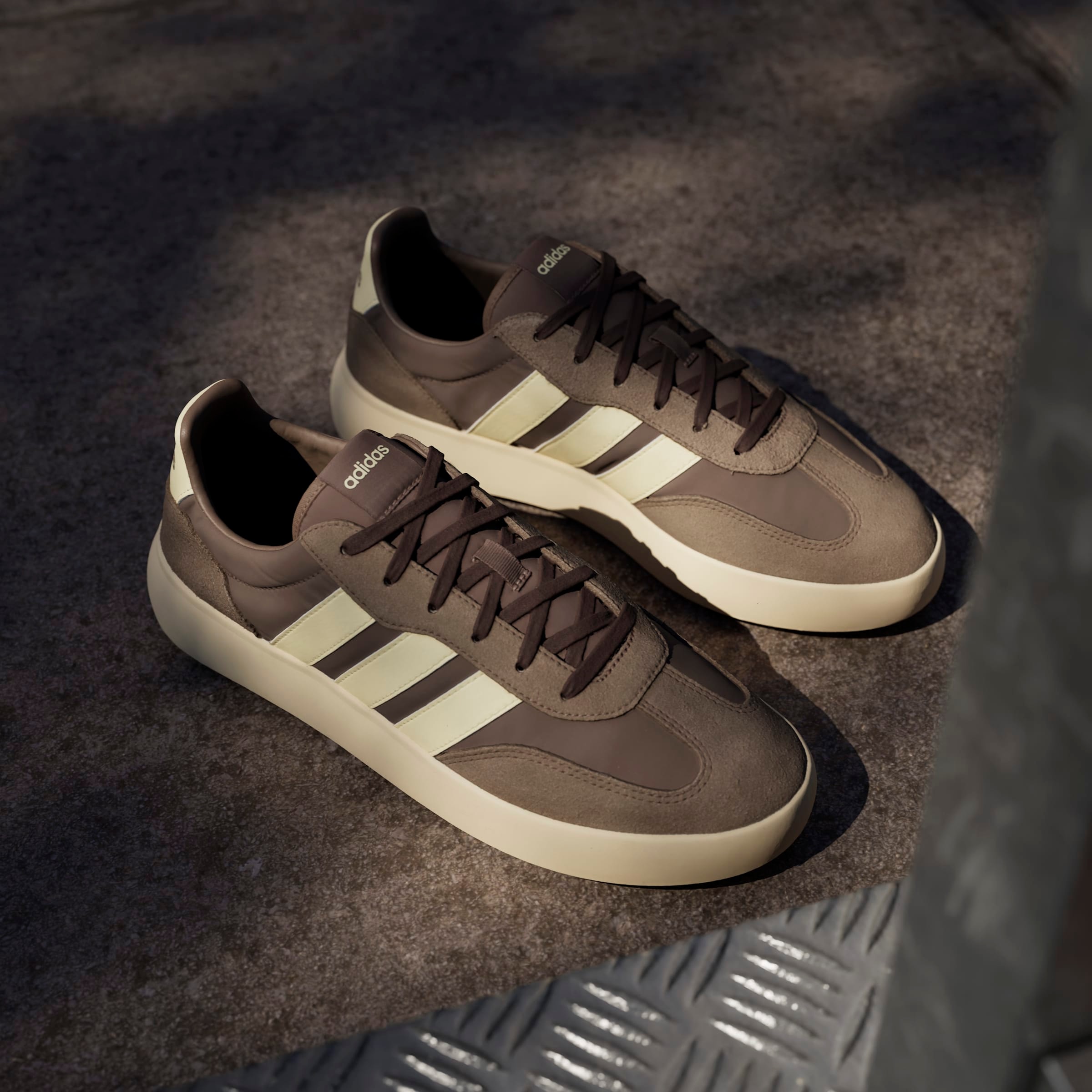 adidas Sportswear Sneaker »BARREDA DECODE«  inspiriert vom Design des adidas handball spezial