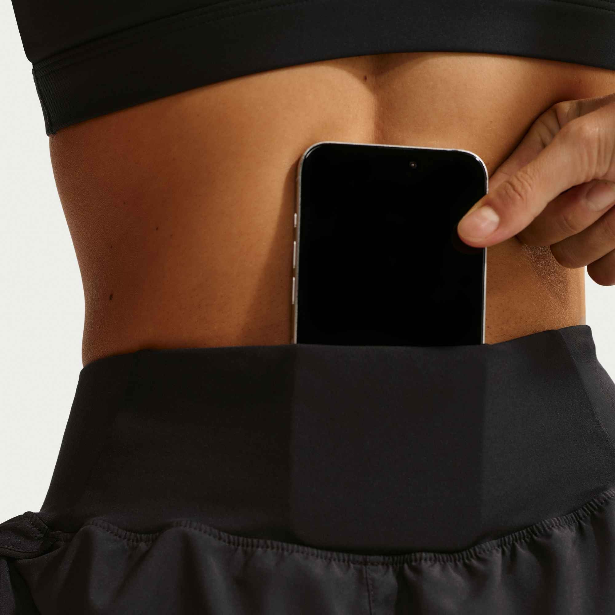 Nike Laufshorts »W NK TEMPO FLW SWSH MR DF SHRT«  mit Dri-FIT-Technologie, aus Polyester