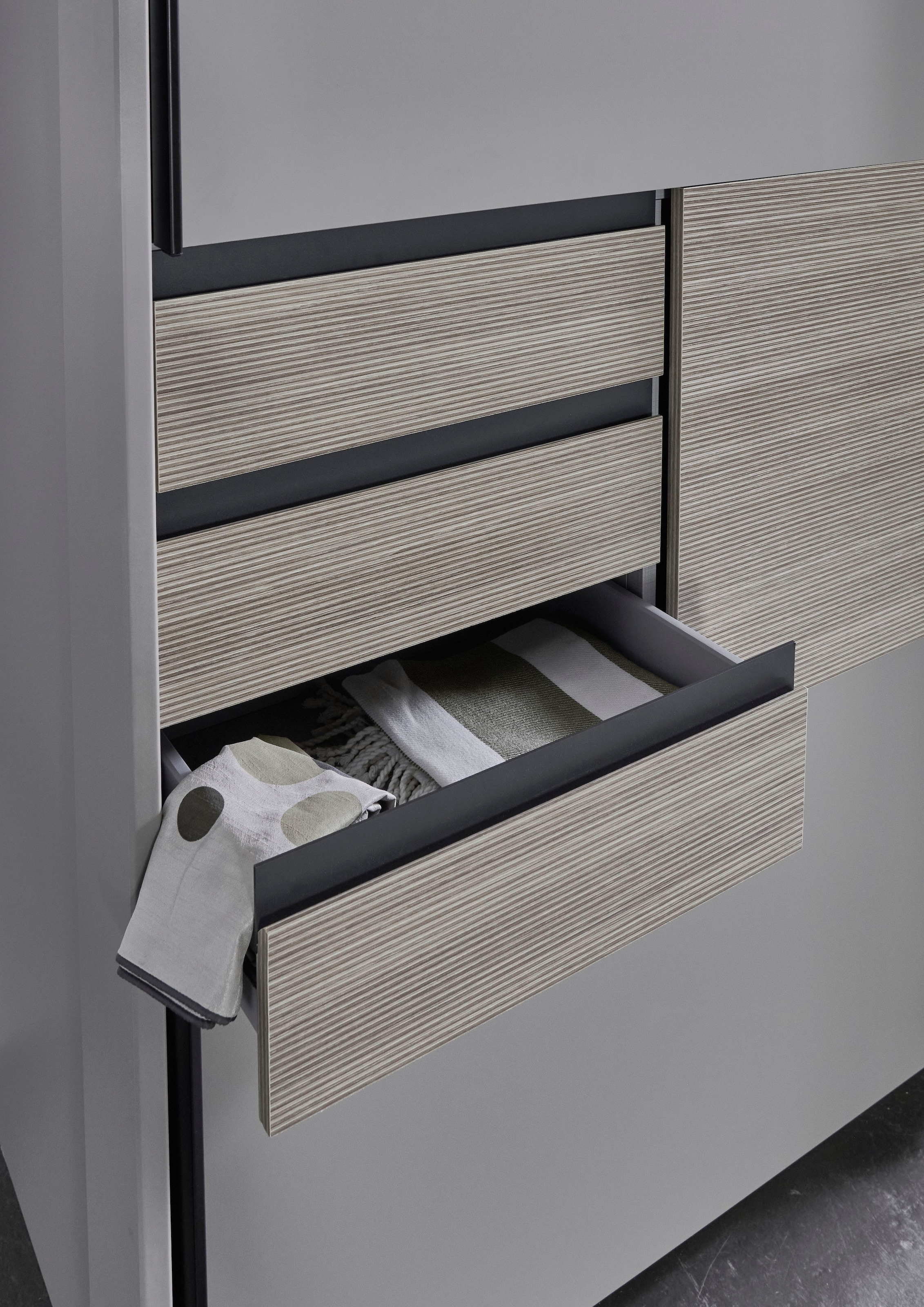 Wimex Schwebetürenschrank »Bremen in der Breite 180cm, wahlweise mit Spiegel«, mit moderner Multiplex Optik, inkl. Schubladen