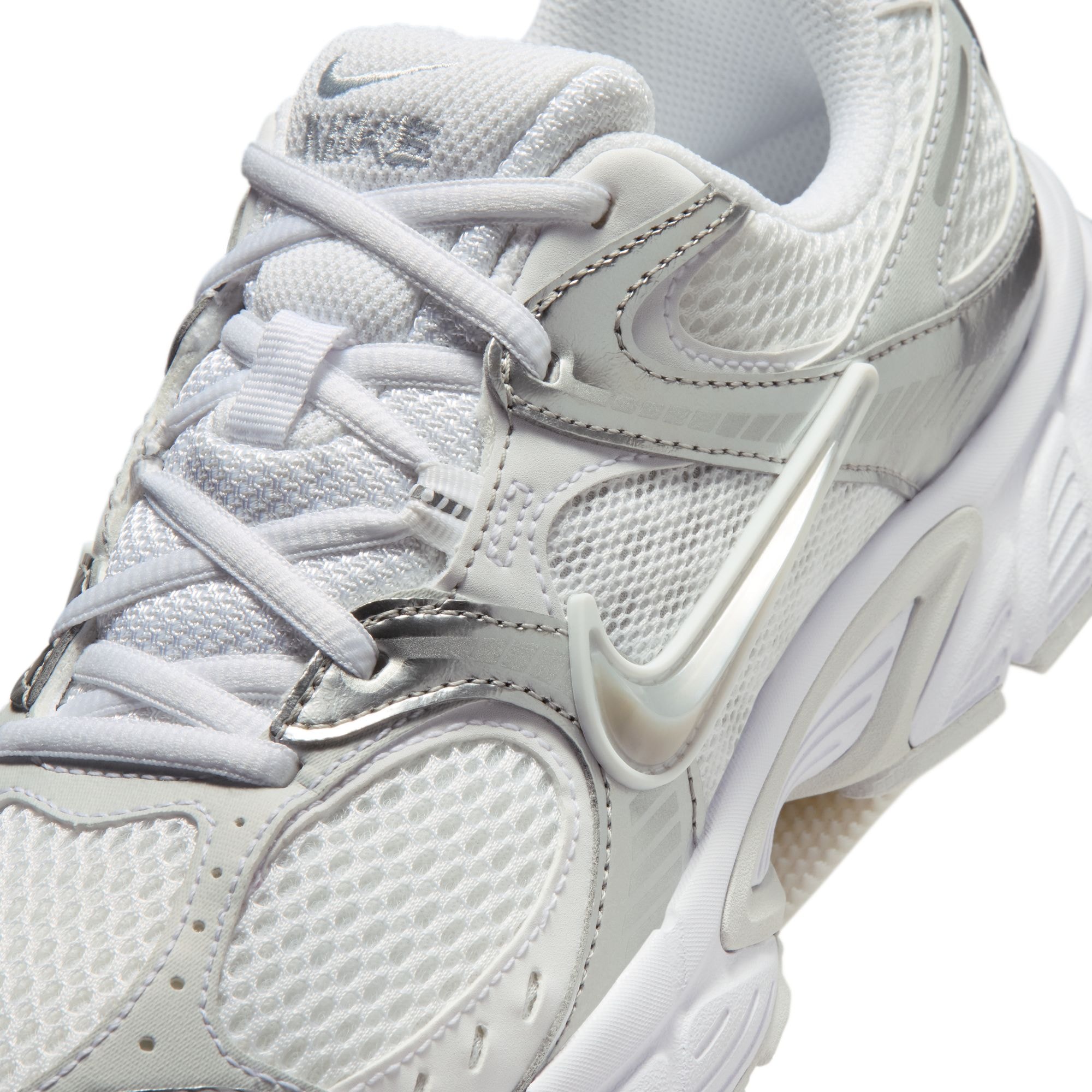 Nike Sportswear Sneaker »Nike V5 RNR«  inspiriert vom Design des Y2K Nike Vomero 5