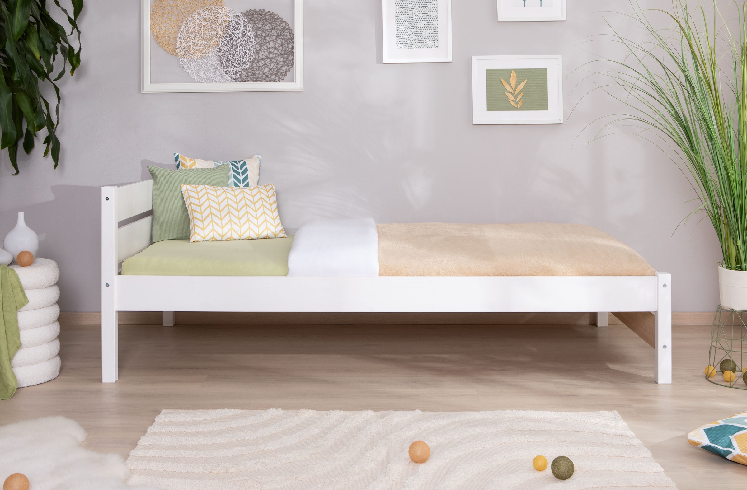 Ticaa Massivholzbett »Bora« ideal fürs Kinder- und Jugendzimmer, inklusive Rollrost