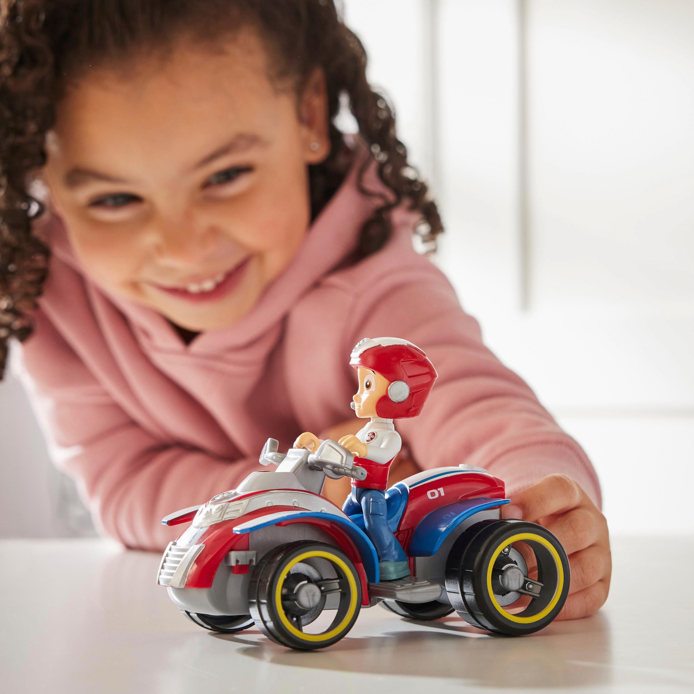 Spin Master Spielzeug-Auto »Paw Patrol - Sust. Basic Vehicle Ryder«, zum Teil aus recycelten Material