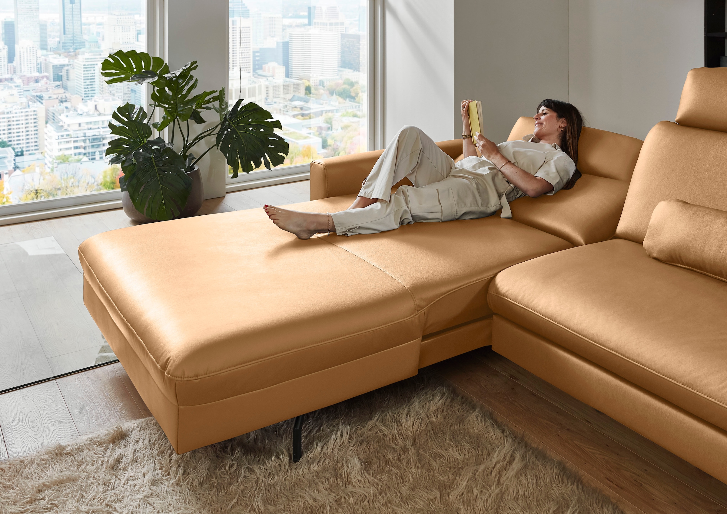 Die PlanBar Ecksofa »PN-EM20028 L-Form mit Kopfstützen«, wahlweise mit motorischem Canape