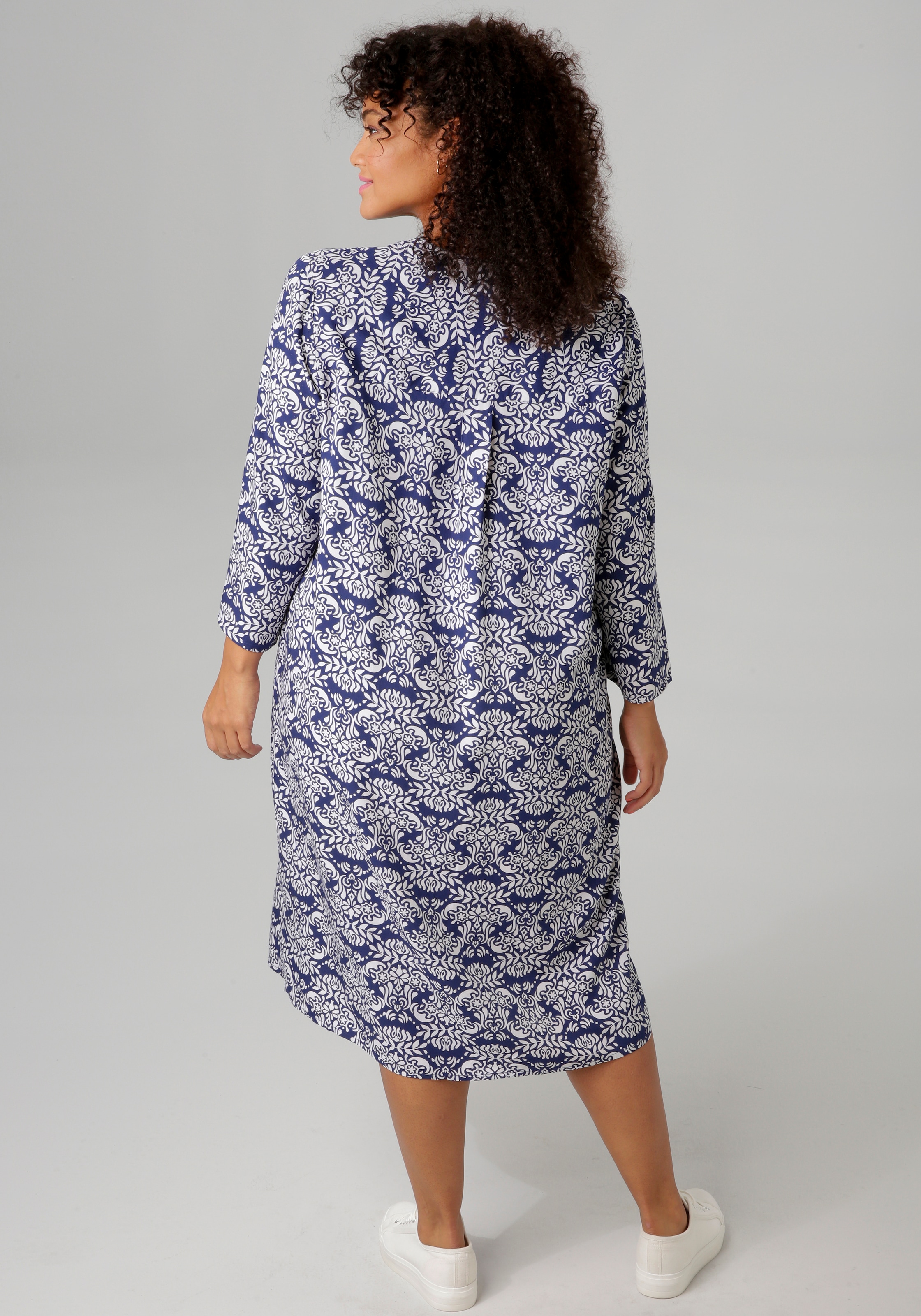 Aniston PLUS Sommerkleid, mit farbharmonischem, graphischem Druck