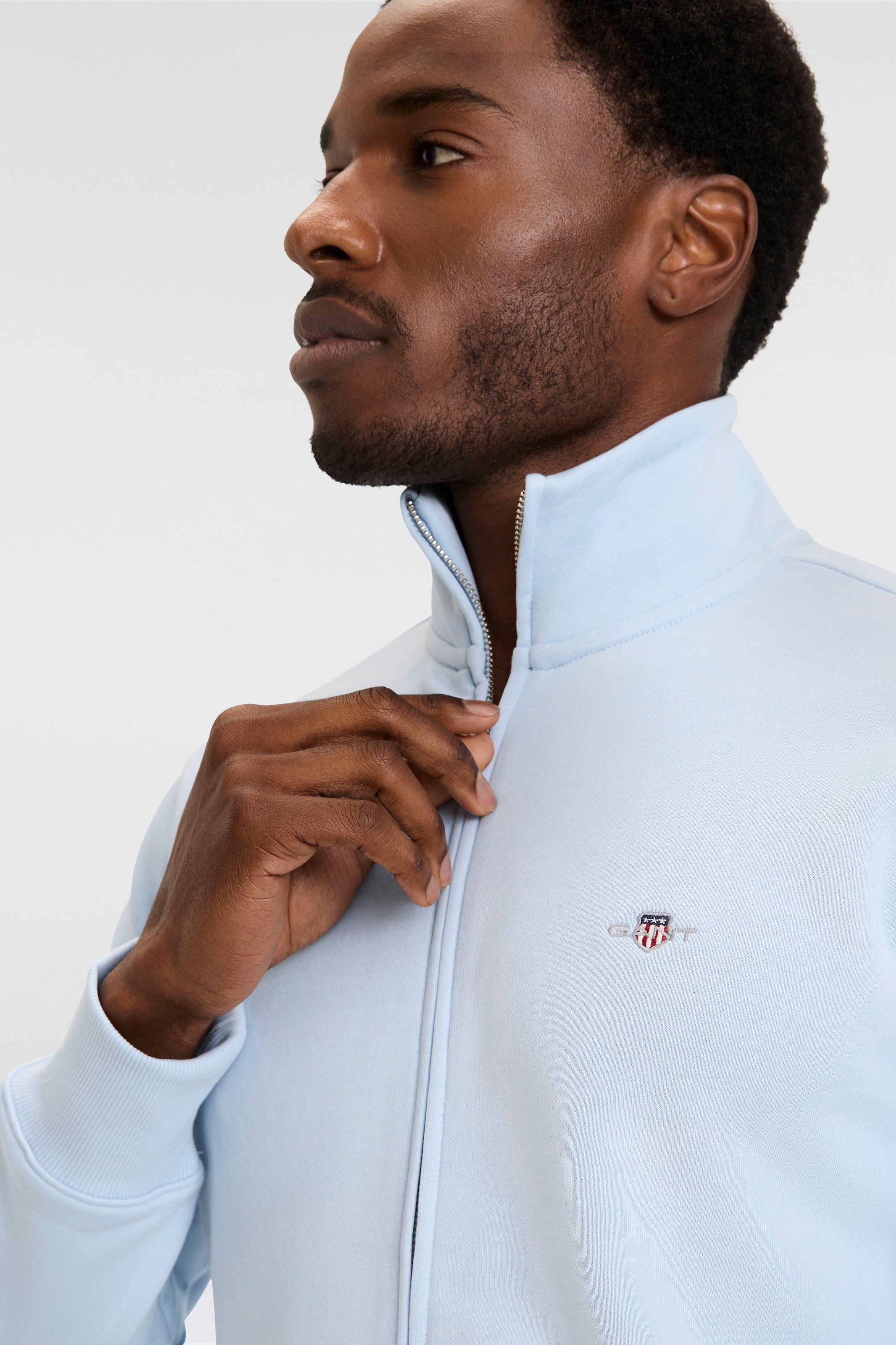 Gant Sweatjacke »REG SHIELD FULL ZIP SWEAT«, mit Logostickerei auf der Brust