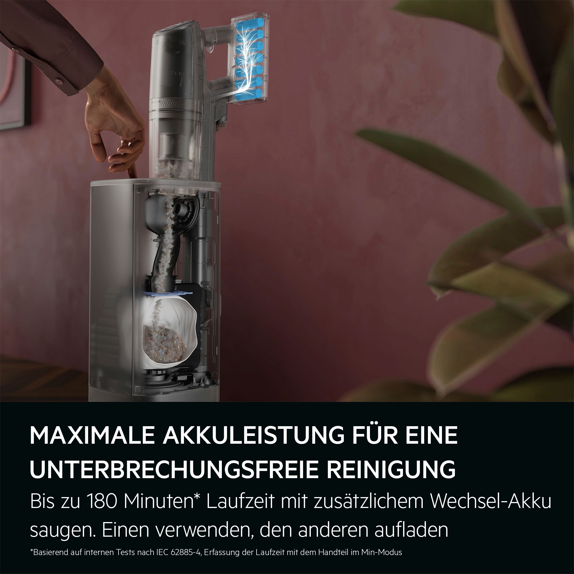 AEG Akku-Hand-und Stielstaubsauger »ULTIMATE 8000 (AP83AB25DG), beutellos, mit Absaugstation«, Hygienische Absaugung des Staubbehälters ohne Kontakt mit Schmutz