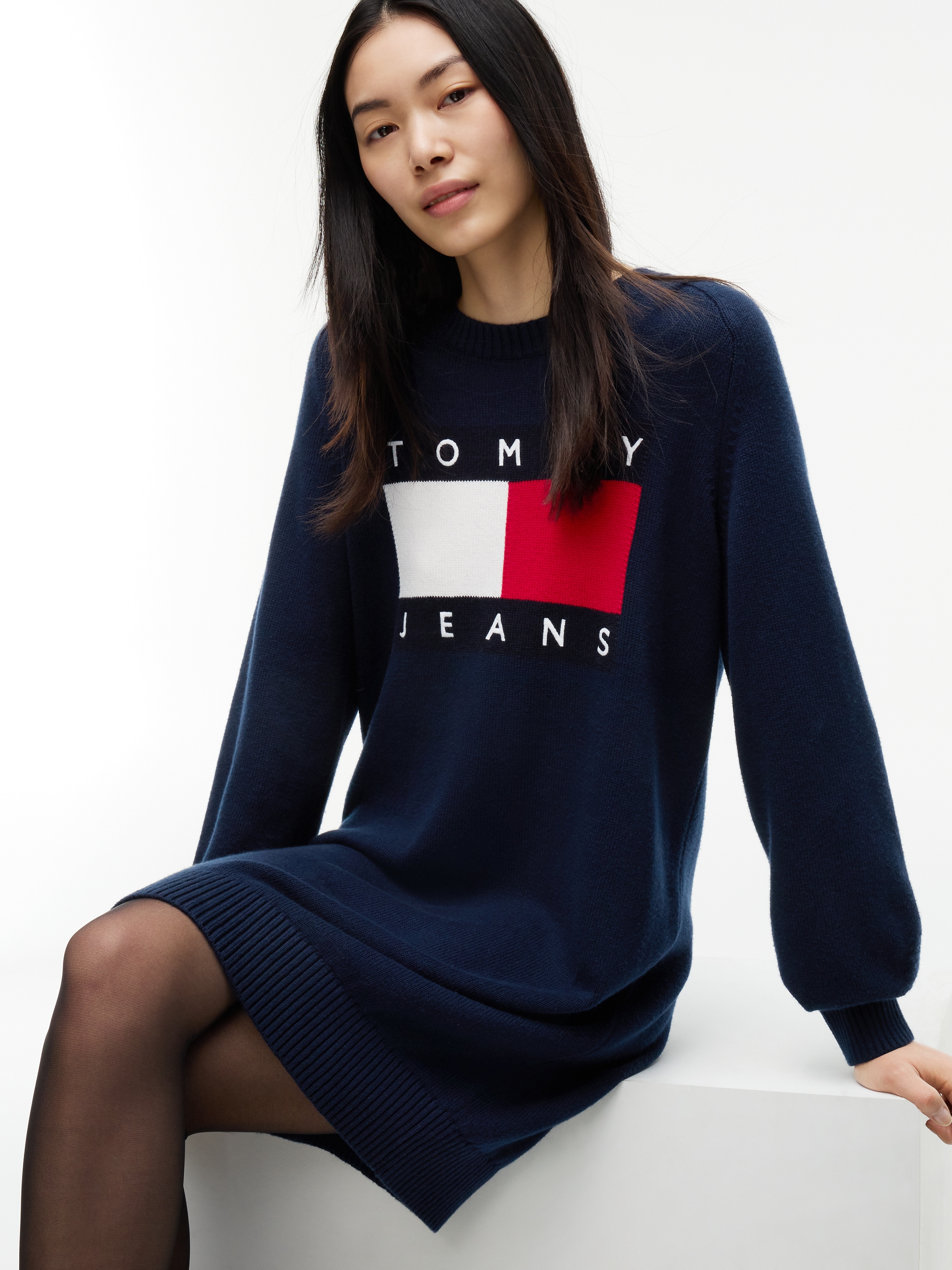 Tommy Jeans Sweatkleid »TJW SWEATER FLAG DRESS EXT« Baumwollmischung