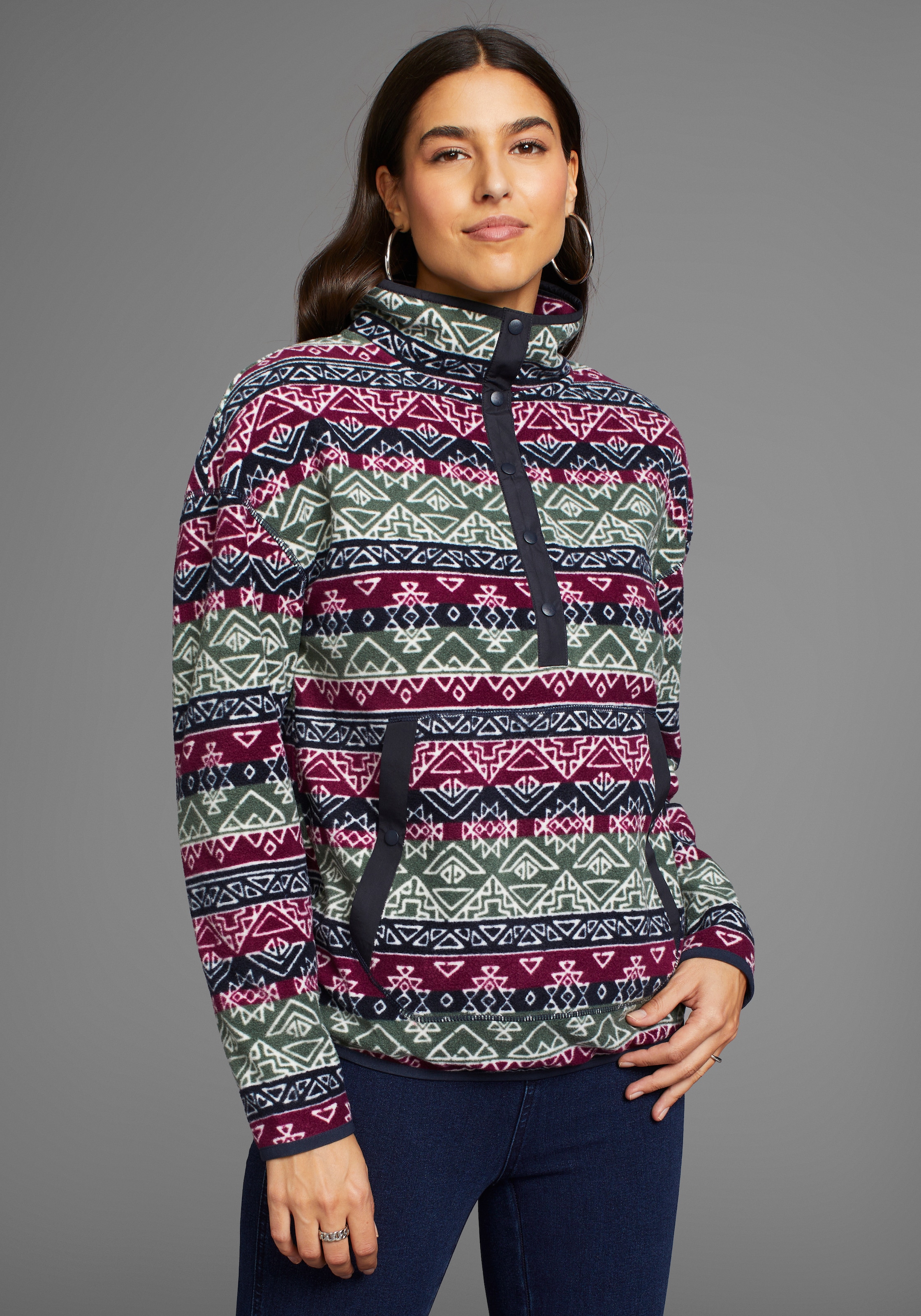 Fleecepullover, mit Colourblocking-Optik, mit Kängurutasche, aus Fleecestoff