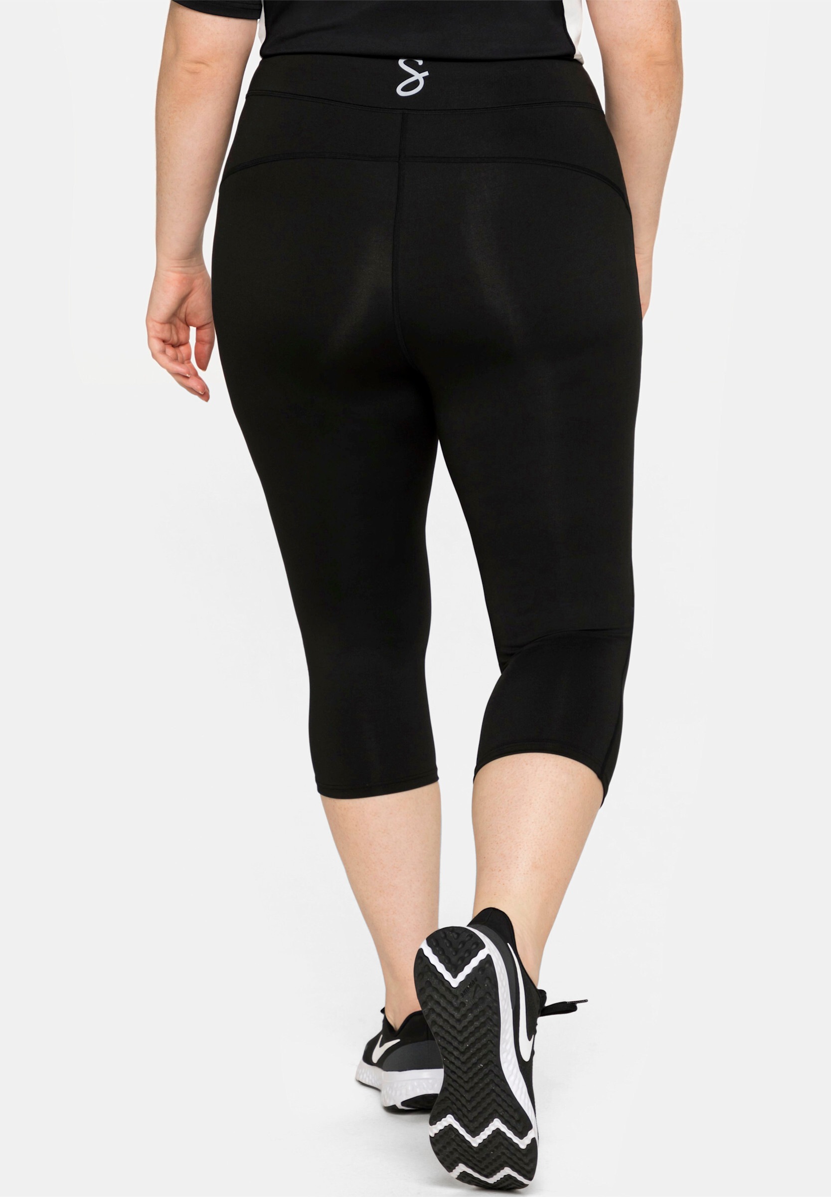 Sheego Schlupfhose »Sporthose Funktionstights in Caprilänge«  aus Funktionsqualität, mit Innentasche