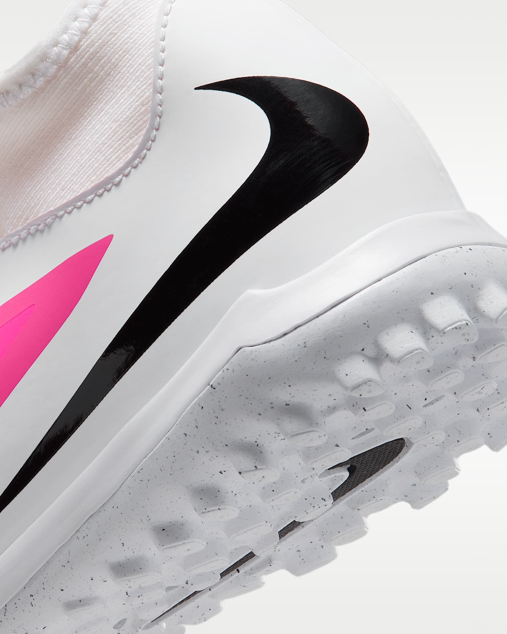 Nike Fußballschuh »JR PHANTOM 6 HIGH ACAD TF T«  Ideal für den Einsatz auf kurzen Kunstrasenplätzen, für Jugendliche