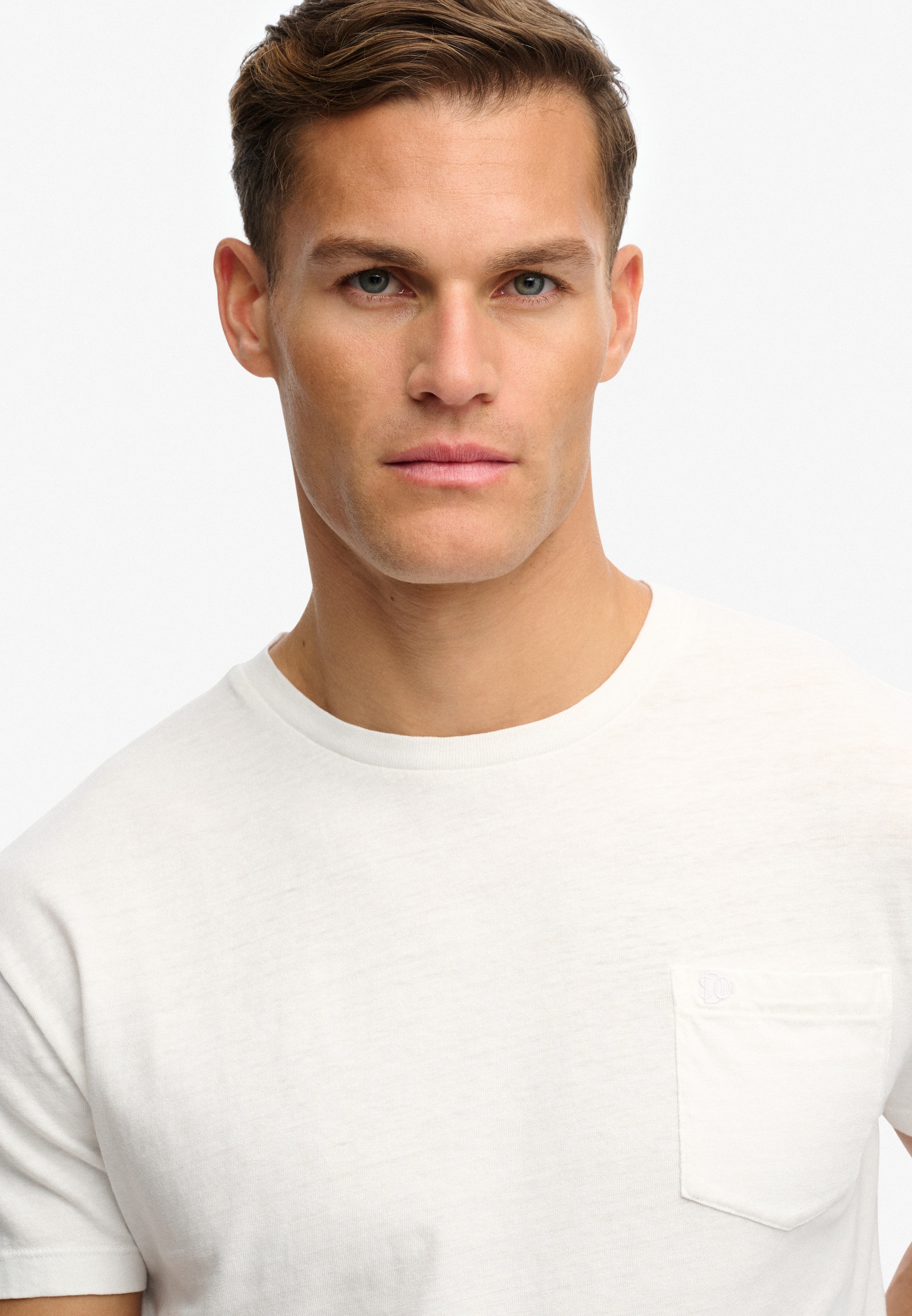 Superdry Rundhalsshirt »COTTON CLASSIC LINEN PKT TEE« aus tollem Baumwoll-Leinen-Mischgewebe