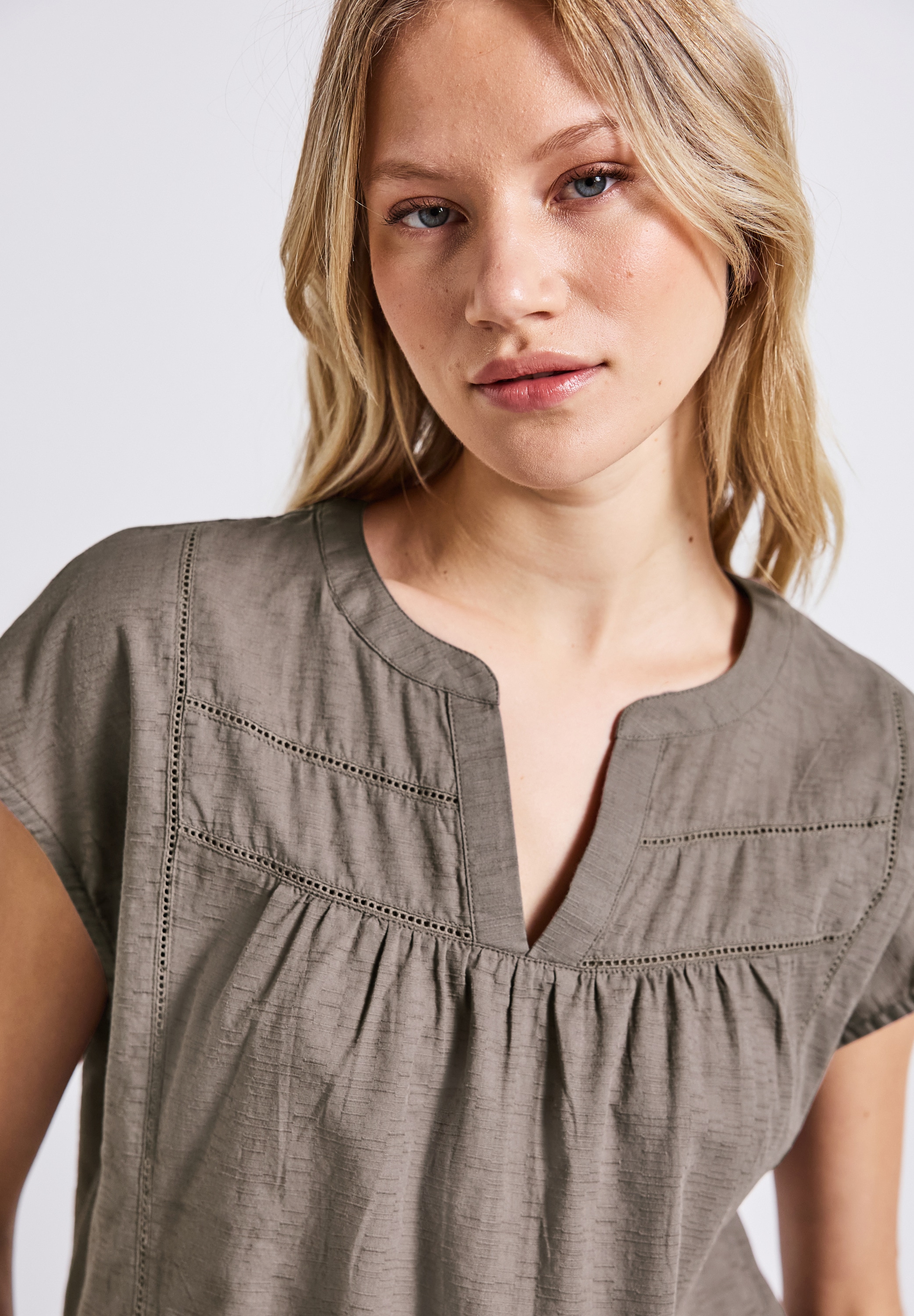 STREET ONE Shirtbluse, mit Tape-Details