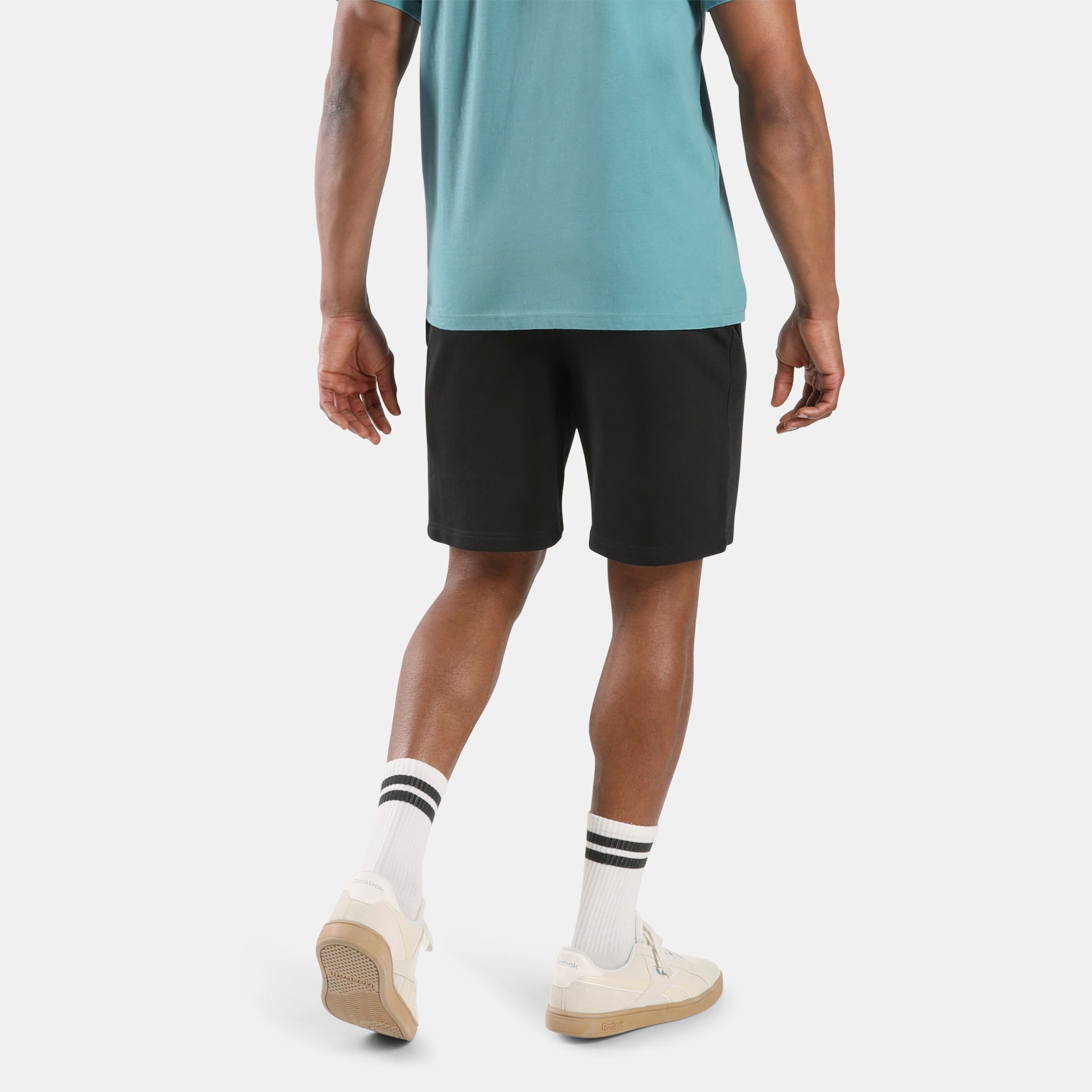 Reebok Sweatshorts »ID 2-COLOUR LOGO FRENCH TERRY 7" SHORT«  sportlicher Schnitt, aus Baumwolle und Polyester