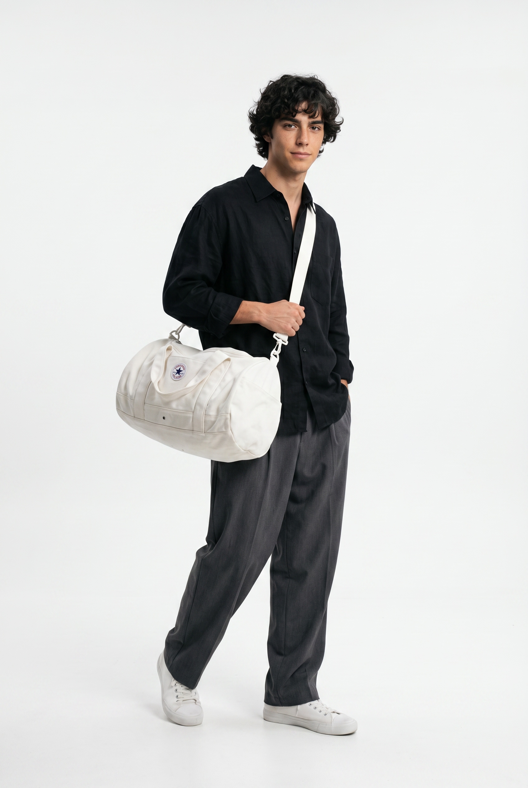 Converse Sporttasche »CAU GO2 DUFFEL MINI« sportlicher Stil, funktionaler Begleiter für den Alltag, aus Polyester