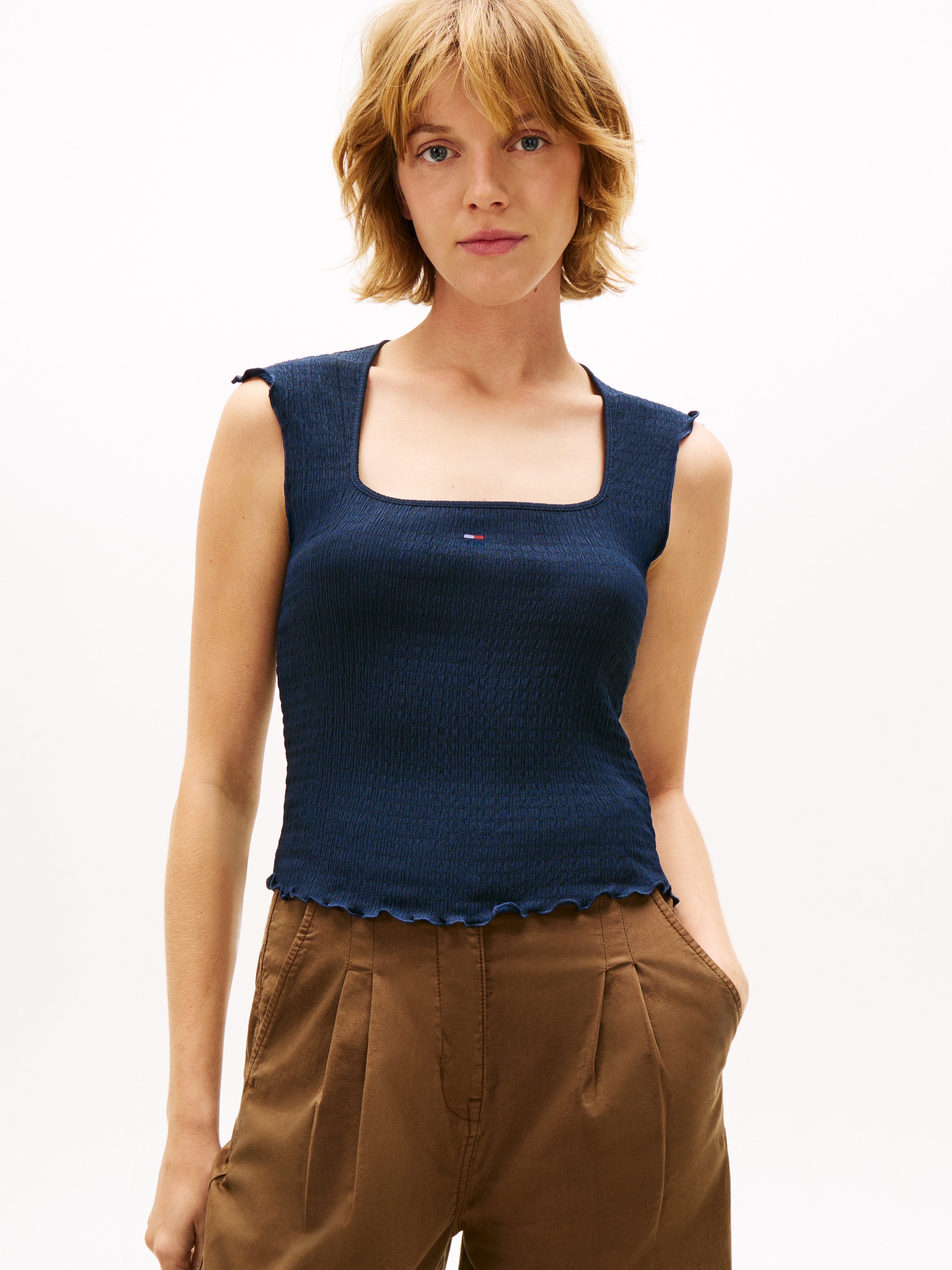 Tommy Jeans Kurzarmshirt »TJW SLIM SH SQUARE NCK SMOCK TOP« mit dem gewellten Saum